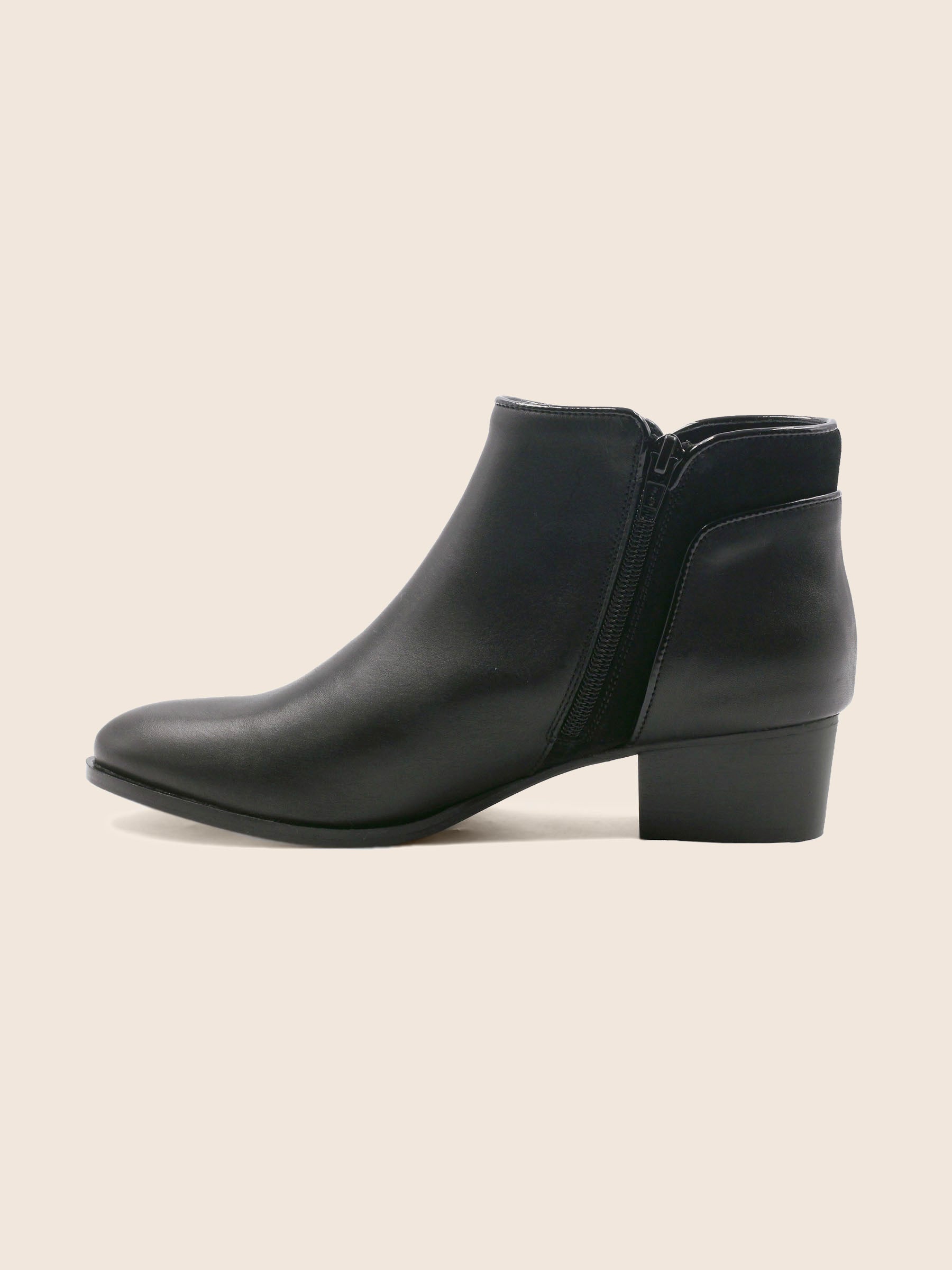 vue intérieur bottines moyen talon cuir noir JULES & JENN