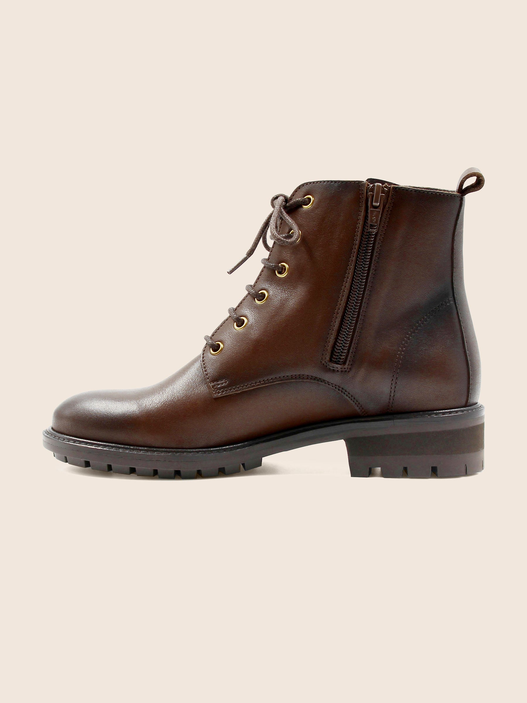 vue interne bottines plates lacets cuir marron jules & jenn