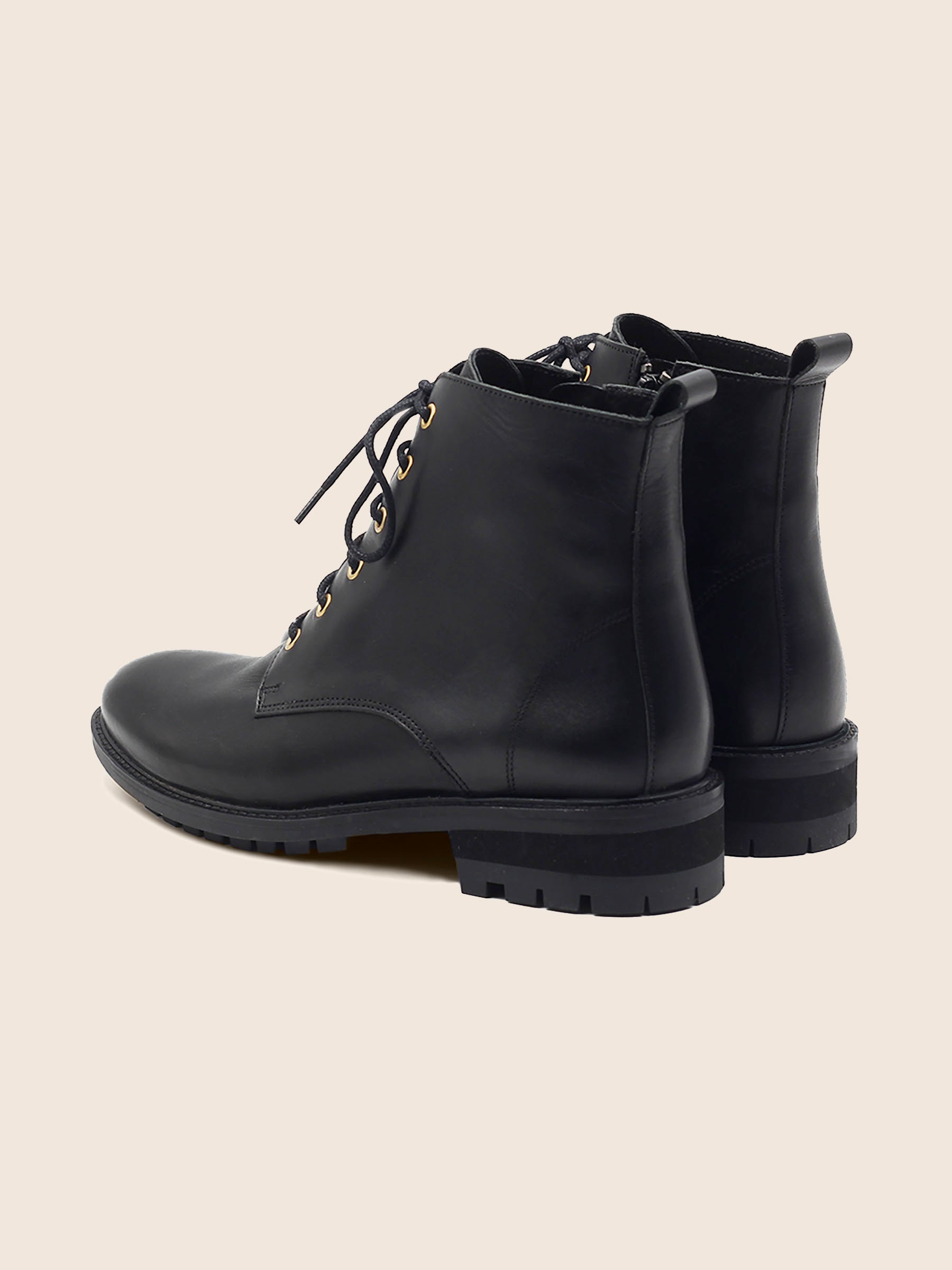 vue arriere bottines plates a lacets cuir noir jules & jenn