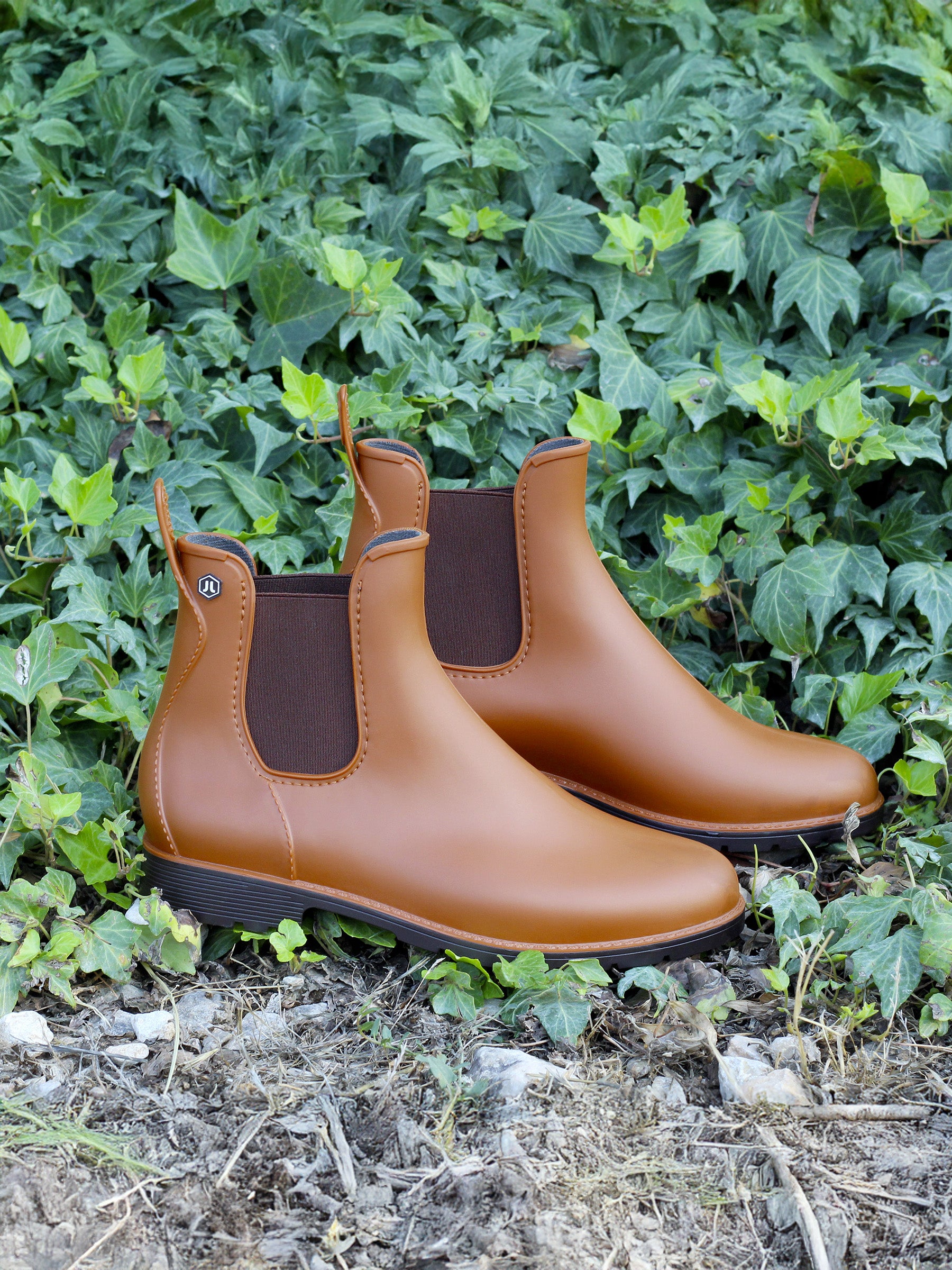 vue posée bottines pluie caoutchouc camel jules jenn