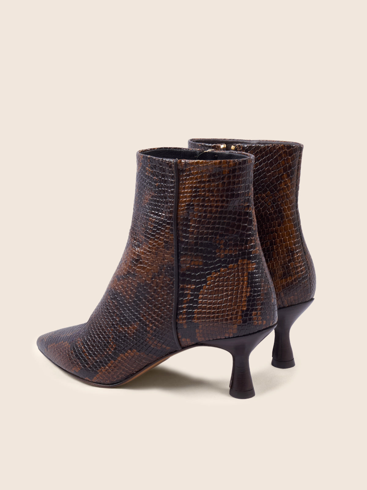vue arriere bottines pointues petit talon isaure cuir marron python jules jenn