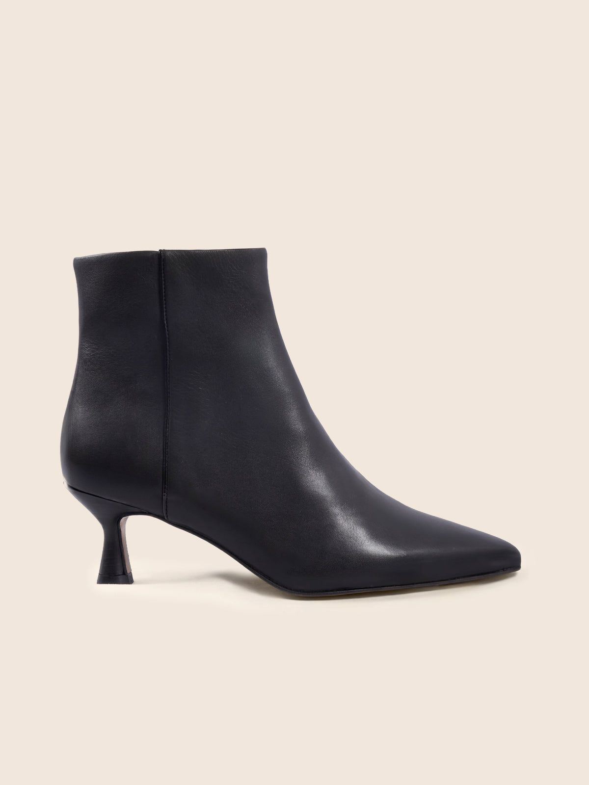vue profil bottines pointues petit talon isaure cuir noir jules jenn
