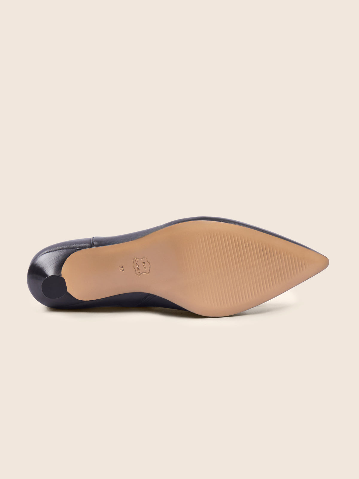 vue dessous bottines pointues petit talon isaure cuir noir jules jenn