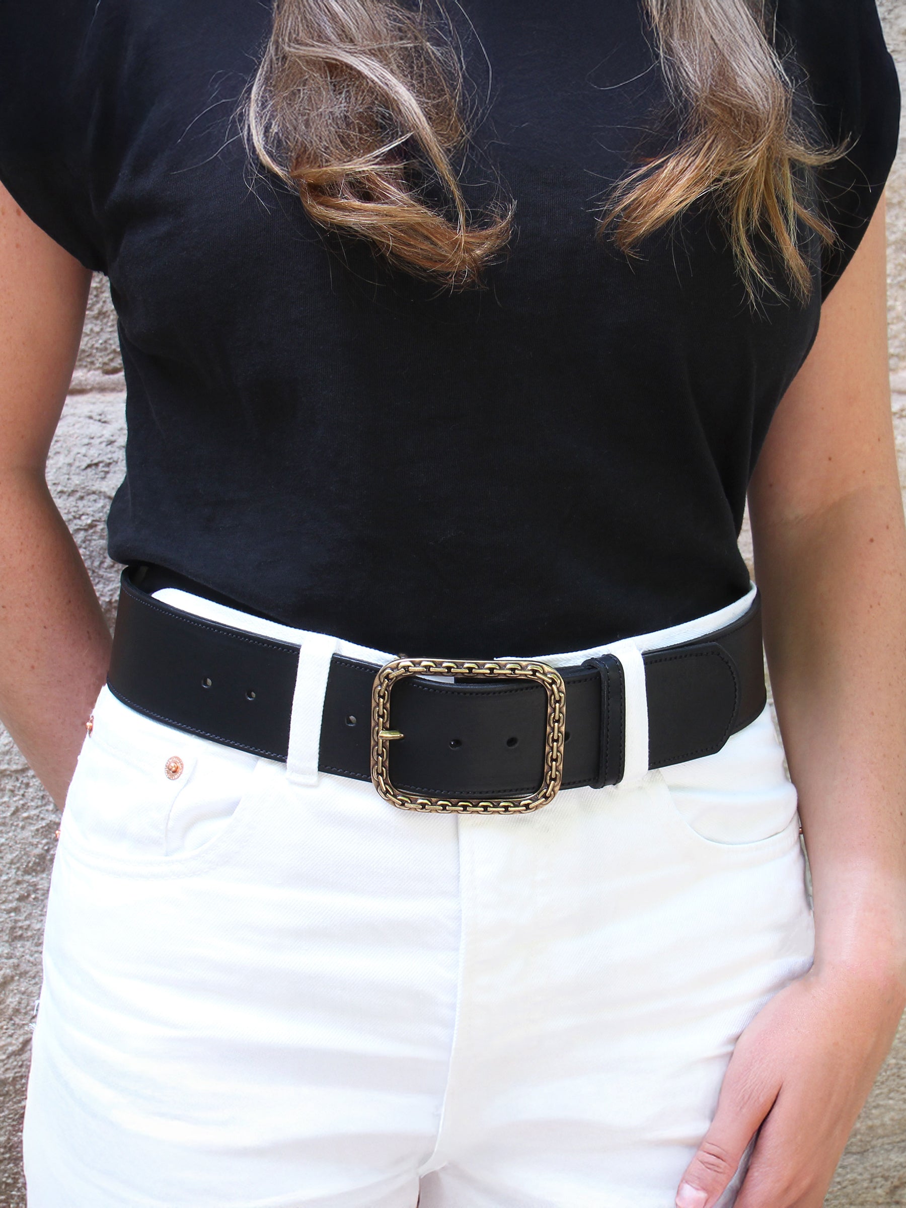 vue portée ceinture bijou cuir noir jules & jenn