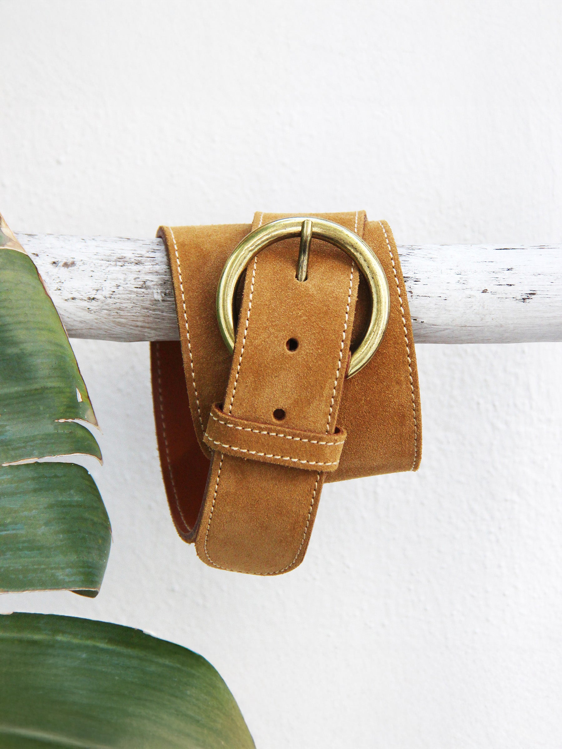 vue posée ceinture boheme cuir daim camel jules jenn