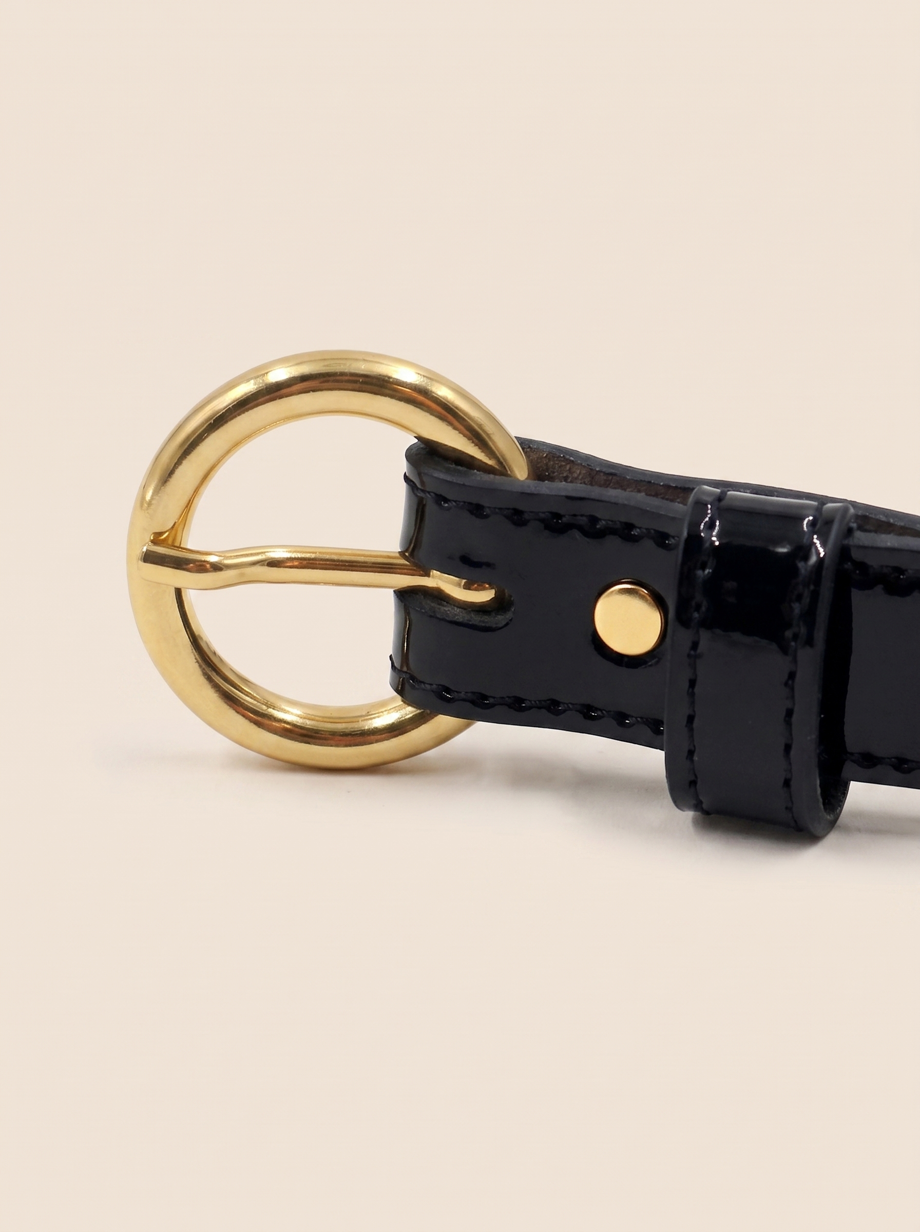 vue boucle ceinture boucle or cuir vernis noir jules & jenn