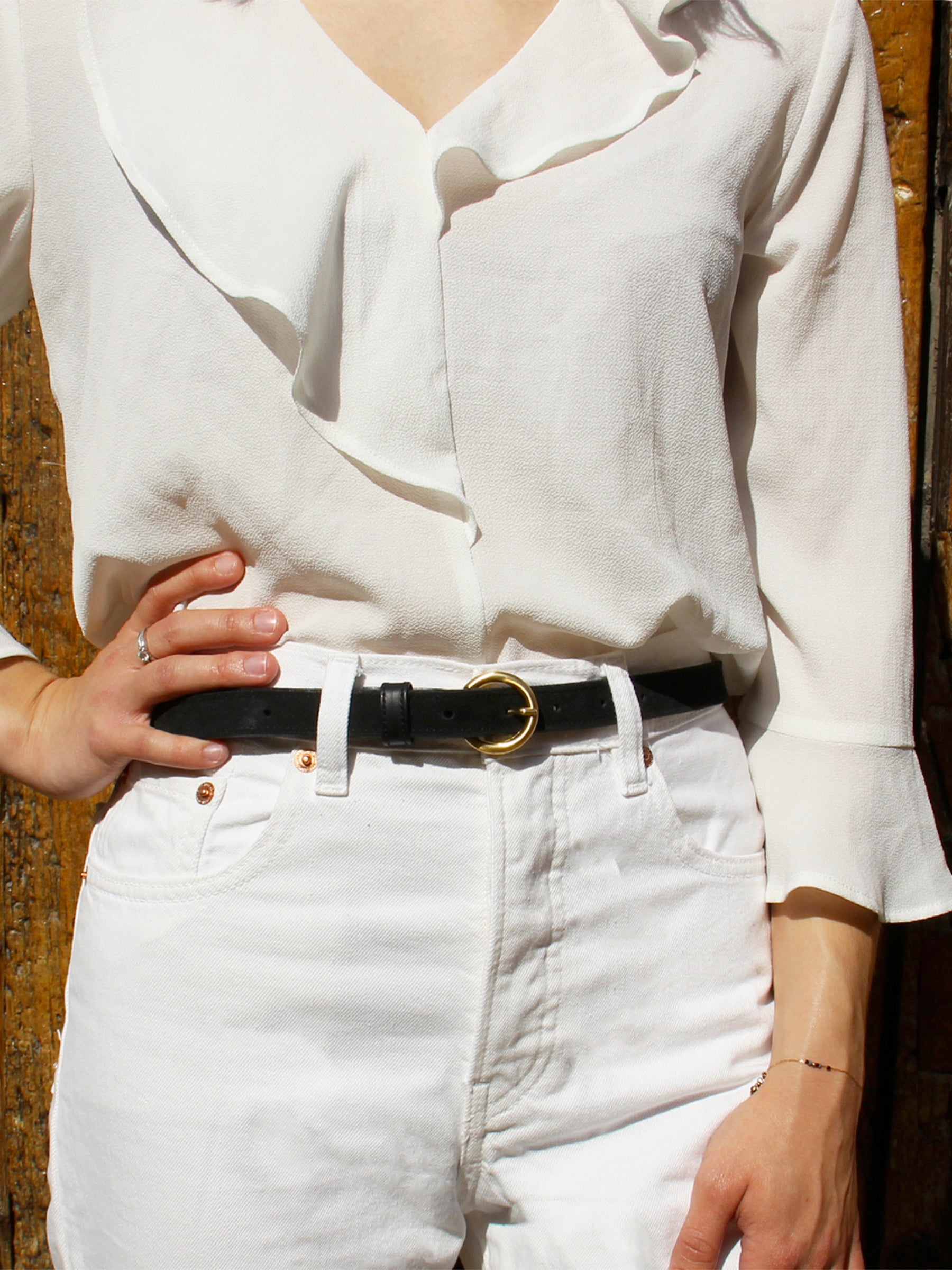 vue portée ceinture boucle or daim noir jules jenn