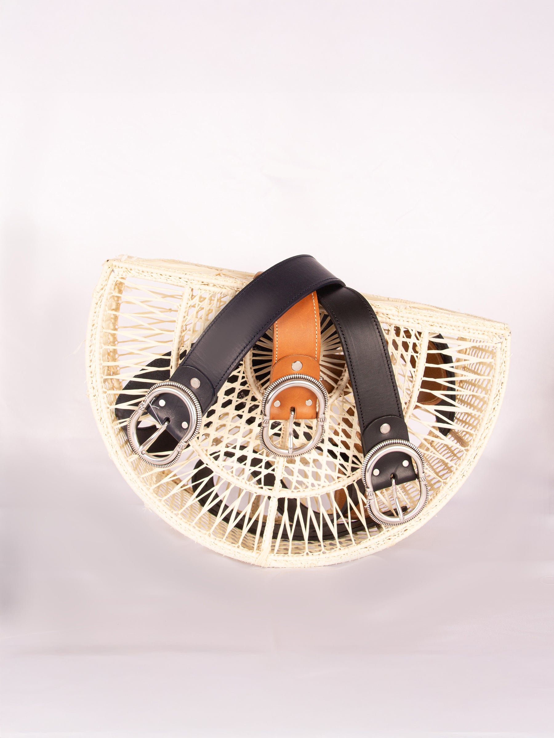 vue posée ceinture camargue cuir bleu jules jenn