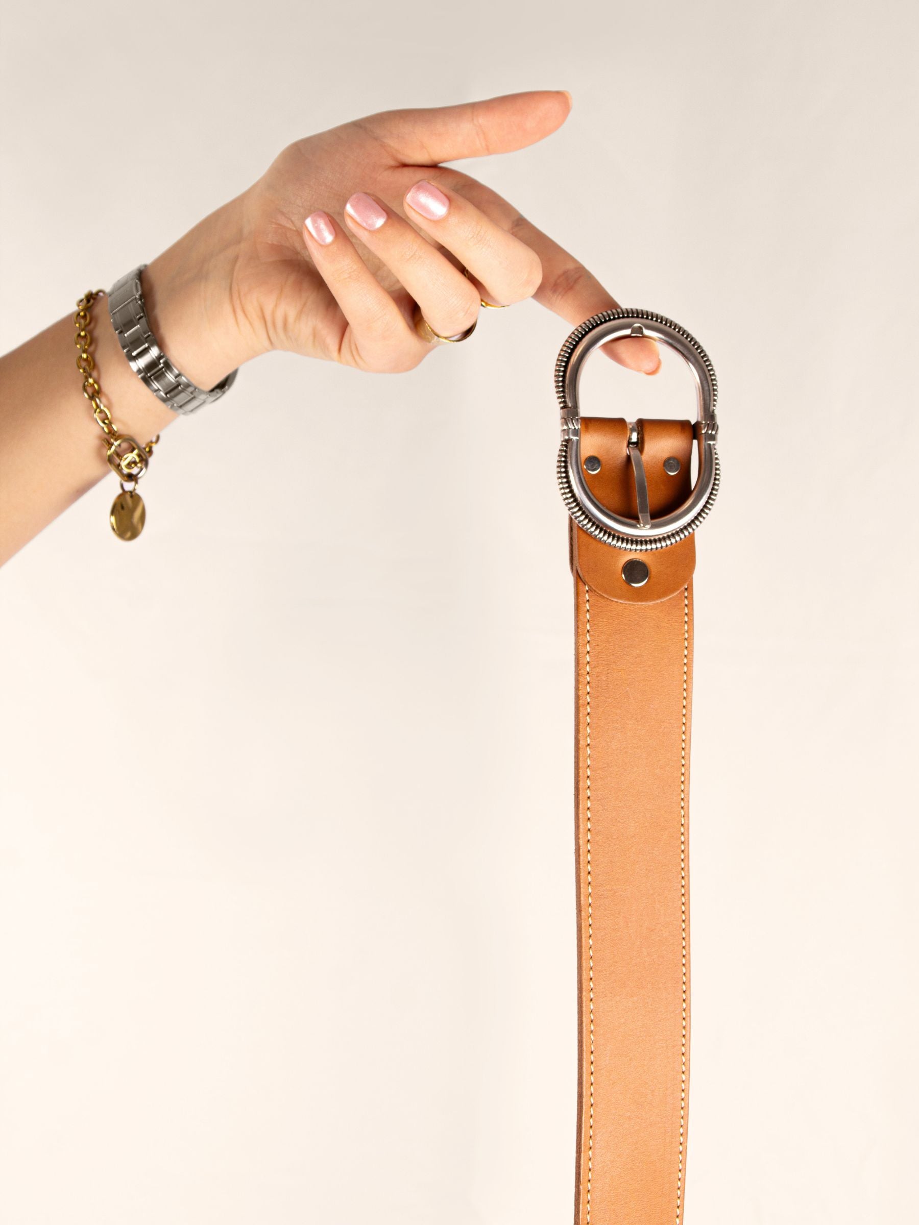 vue posée ceinture camargue cuir camel jules jenn
