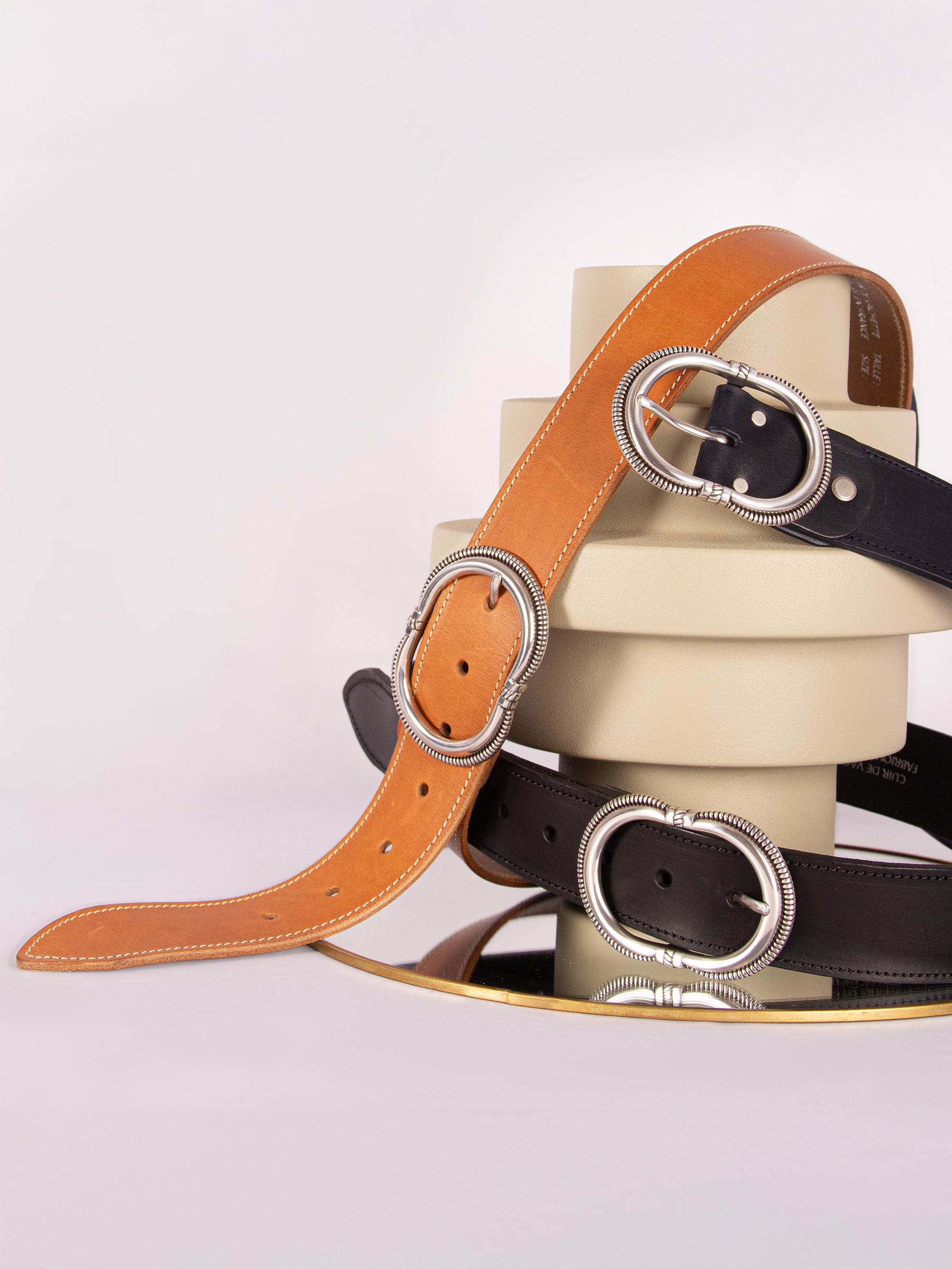 vue posée ceinture camargue cuir noir jules jenn