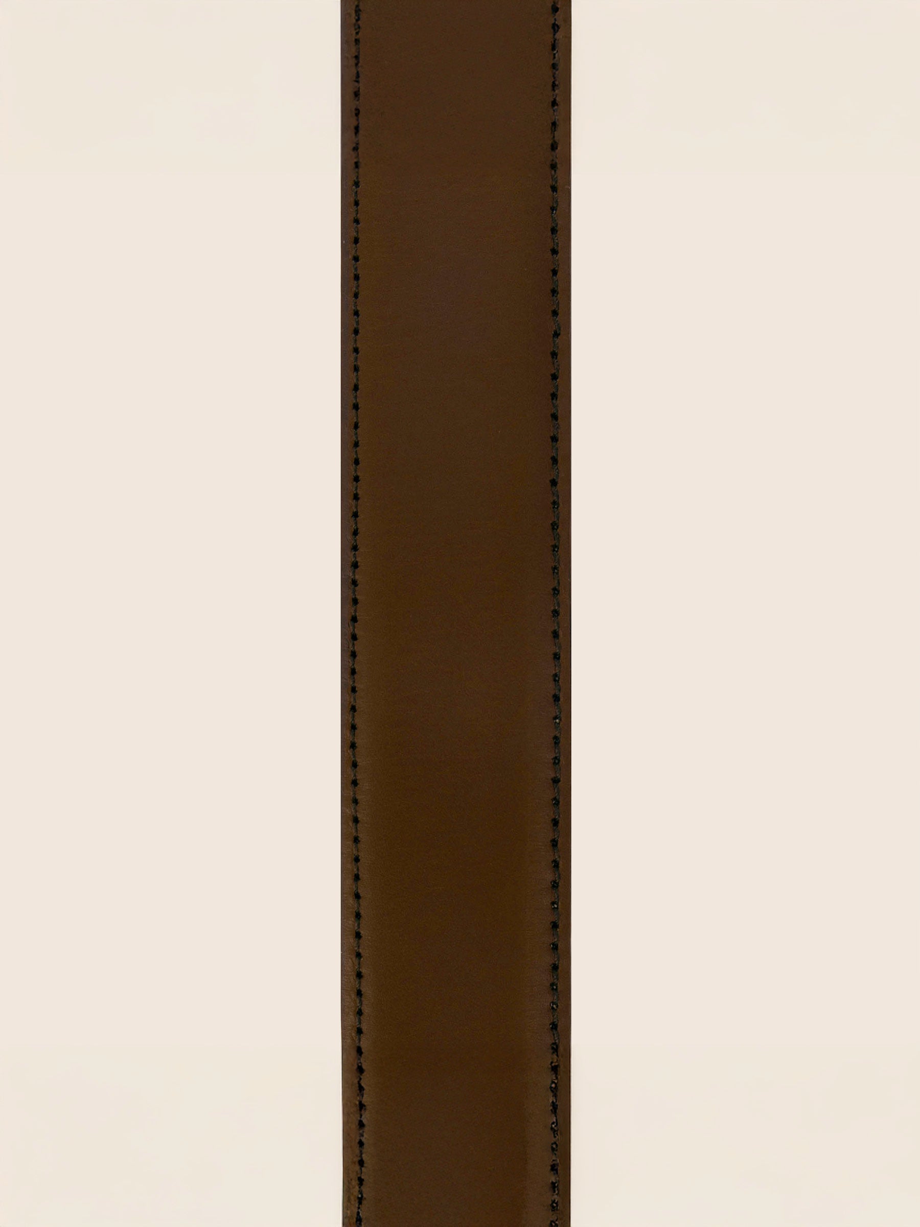 gros plan ceinture classique cuir marron jules & jenn