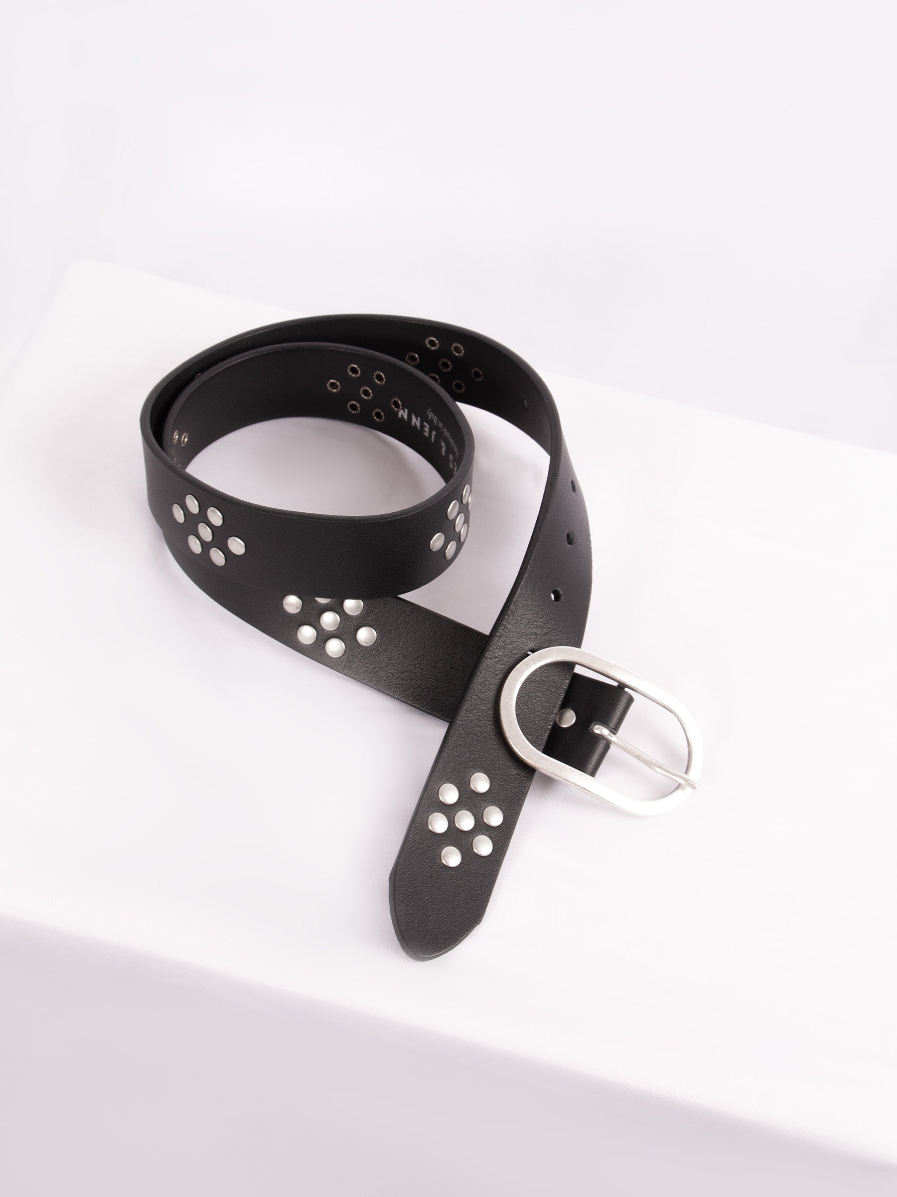 vue posée ceinture large cuir cloute noir jules jenn