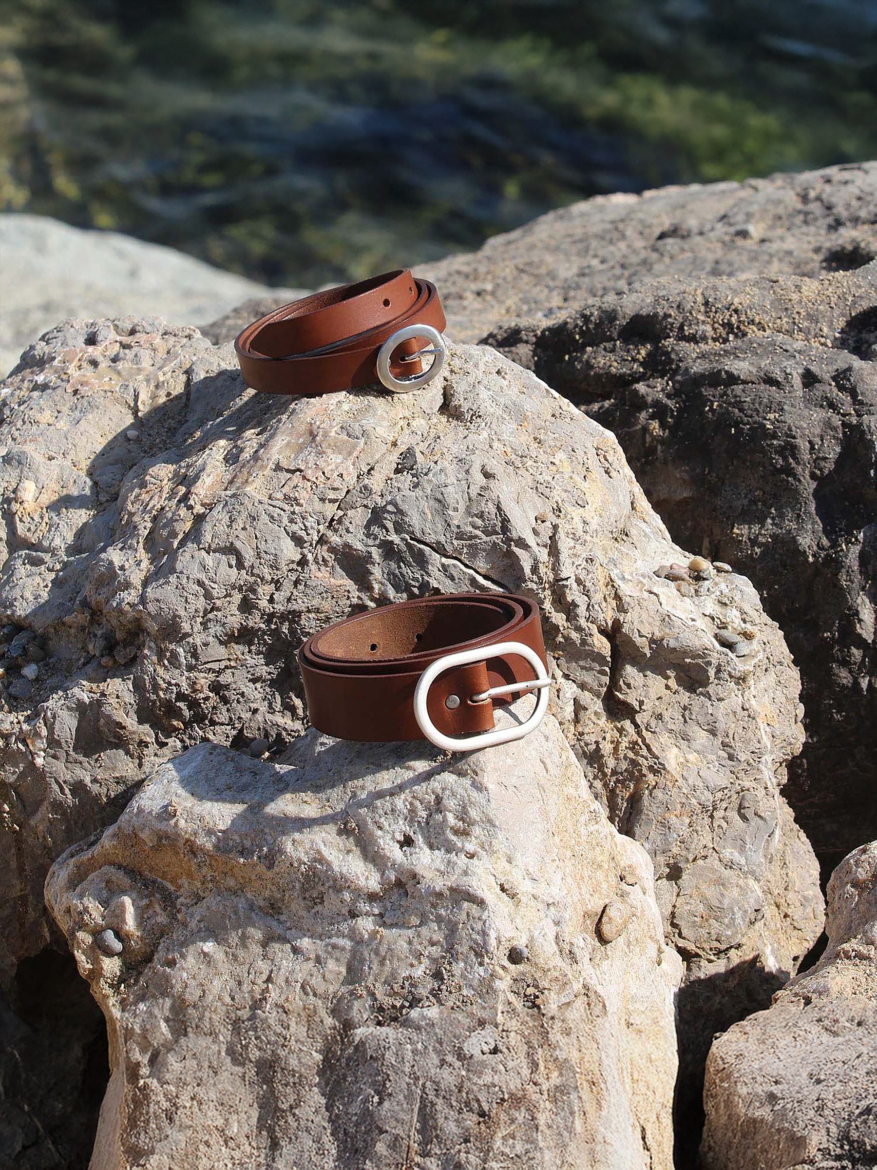 vue posée ceinture large cuir cognac jules jenn