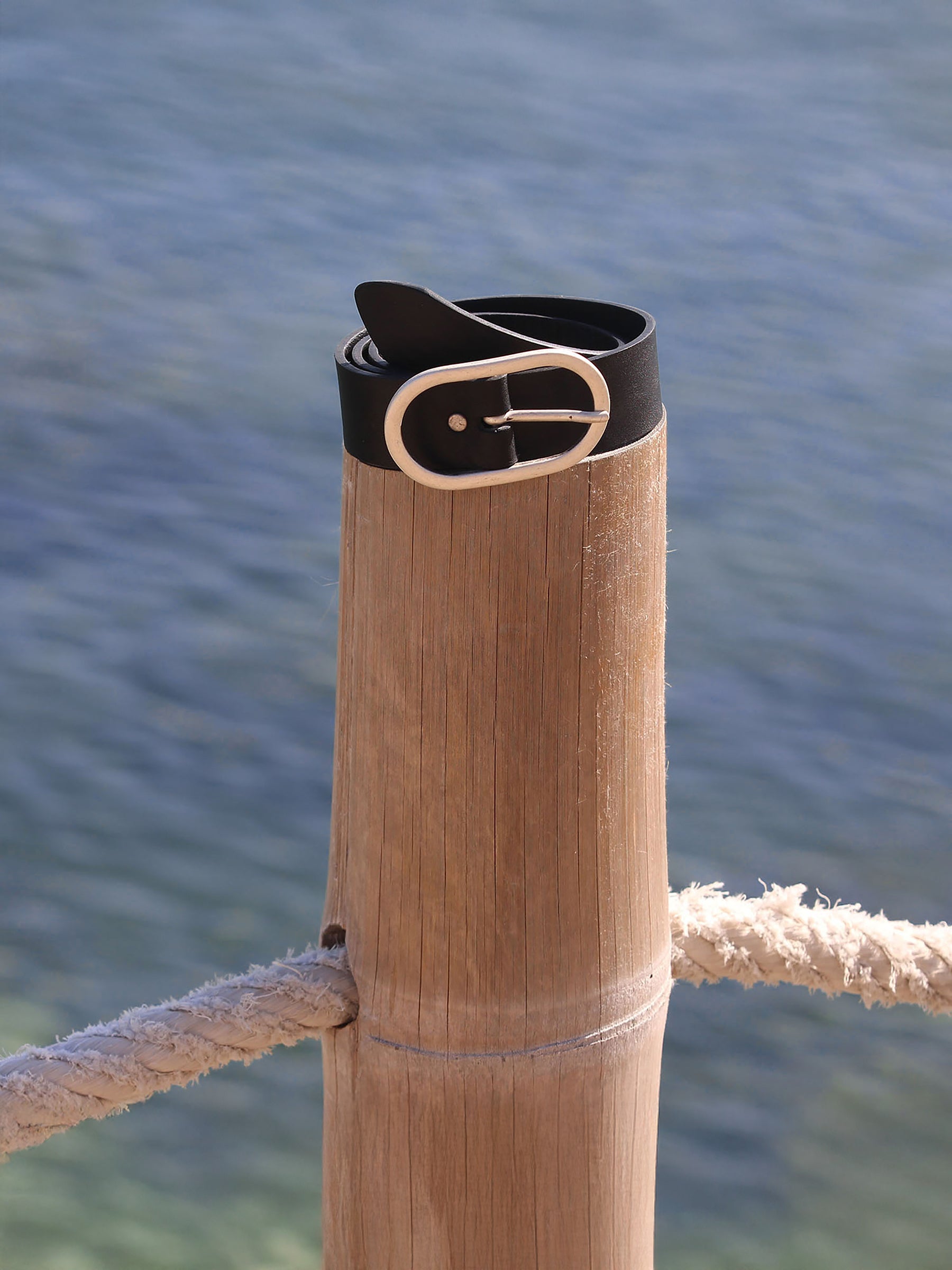 vue posée ceinture large cuir noir jules jenn