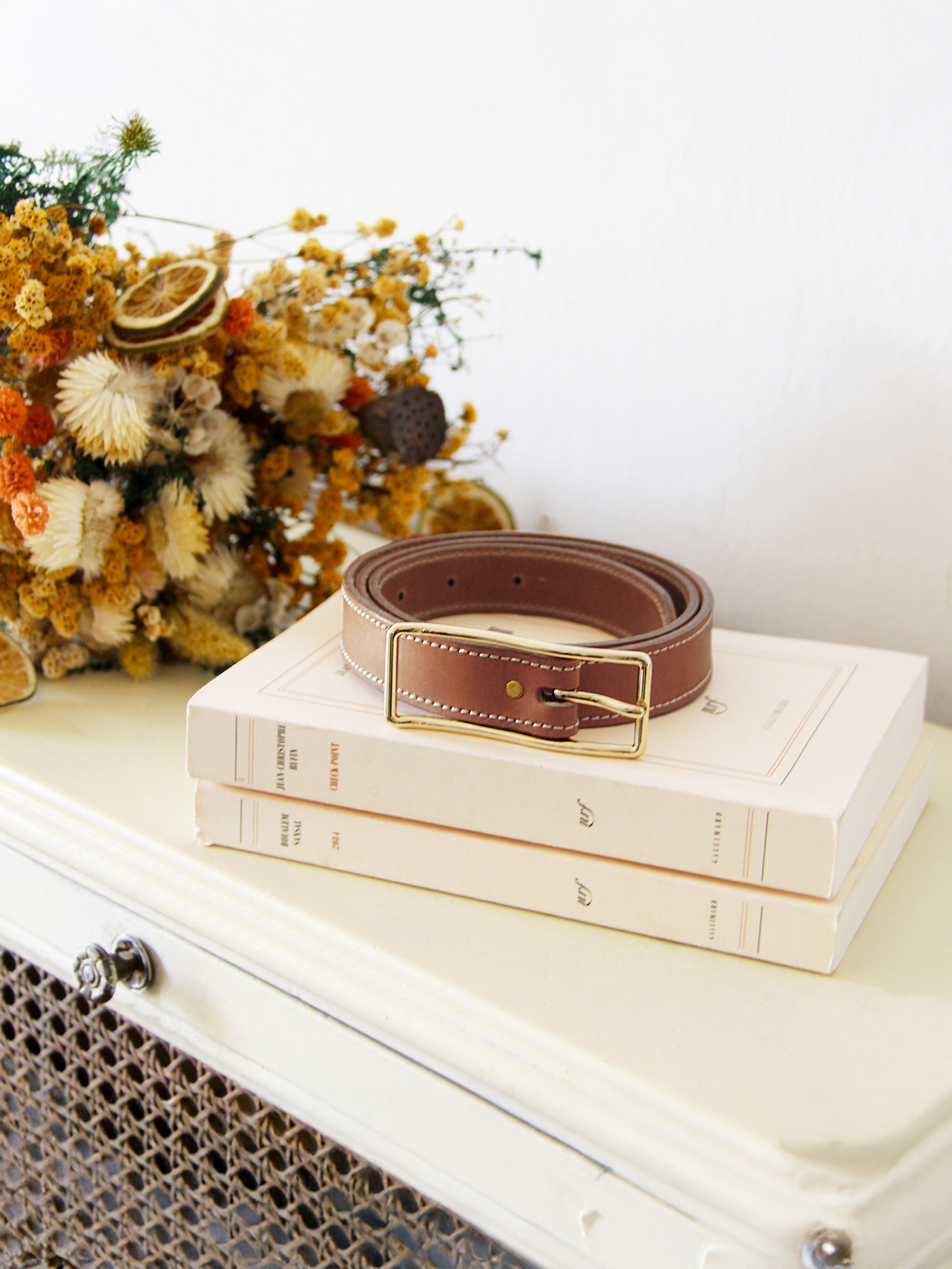 vue posée ceinture beige cuir mademoiselle