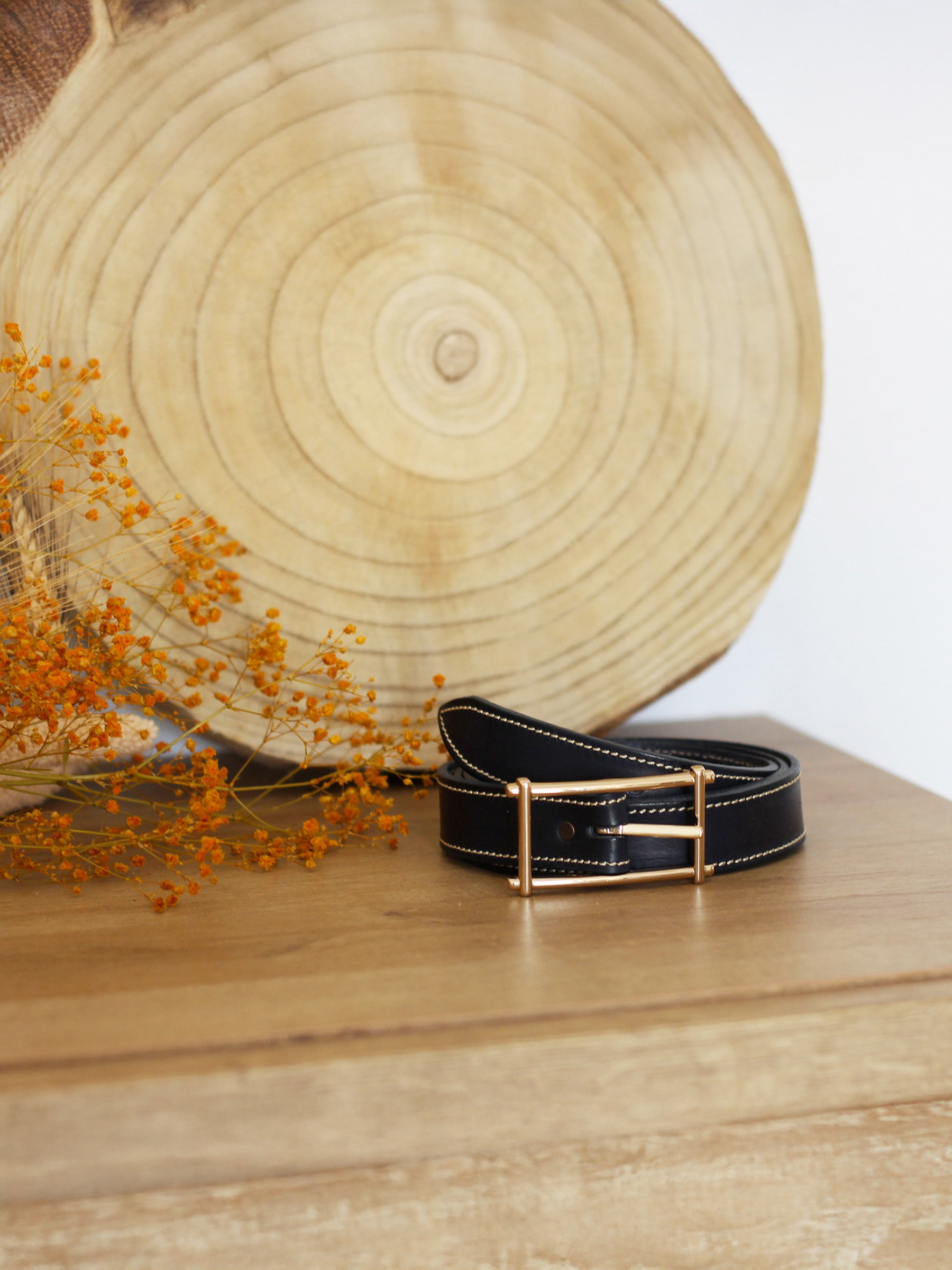 vue posée ceinture mademoiselle cuir noir jules jenn