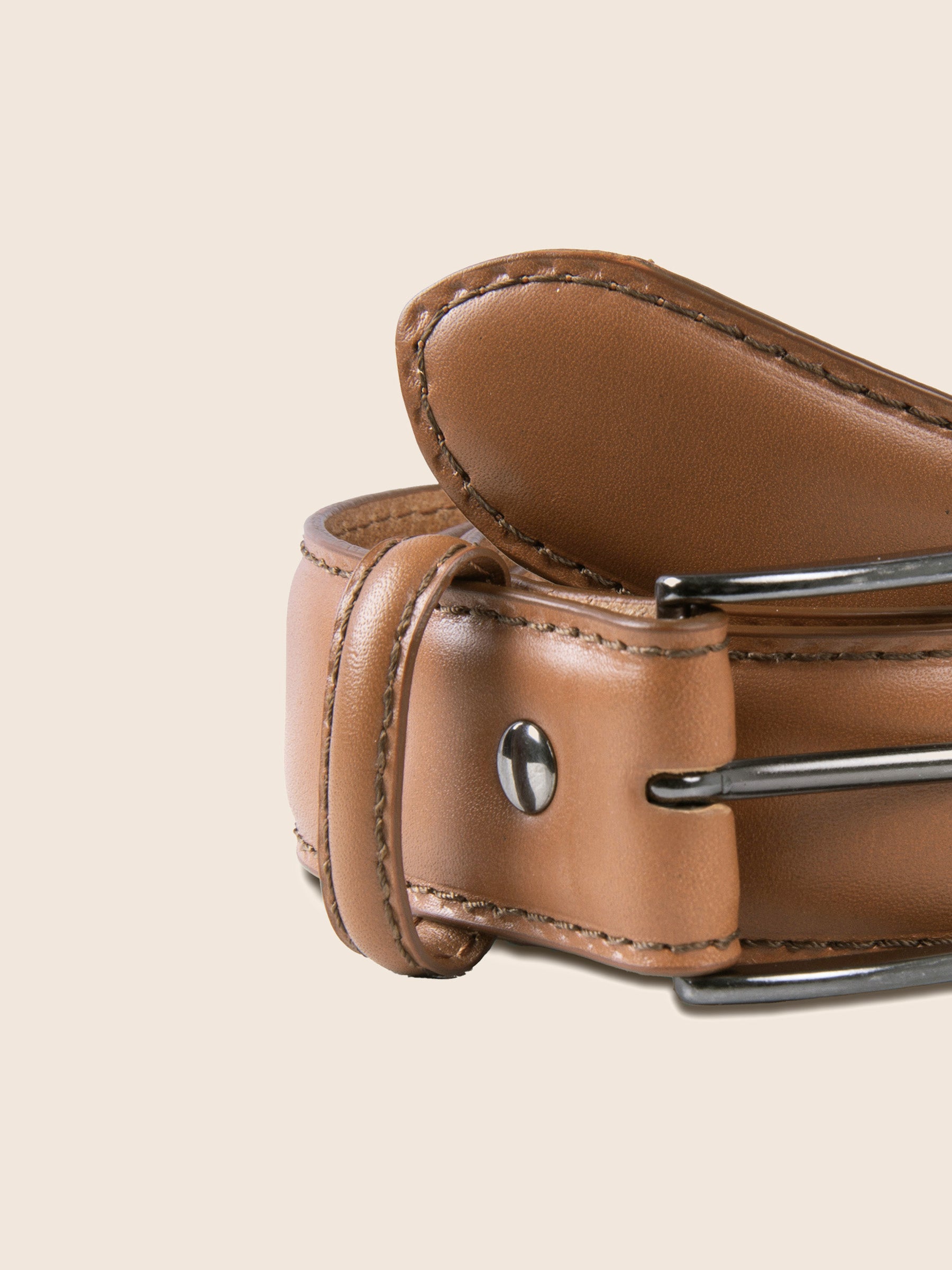 gros plan ceinture madrid cuir cognac jules jenn