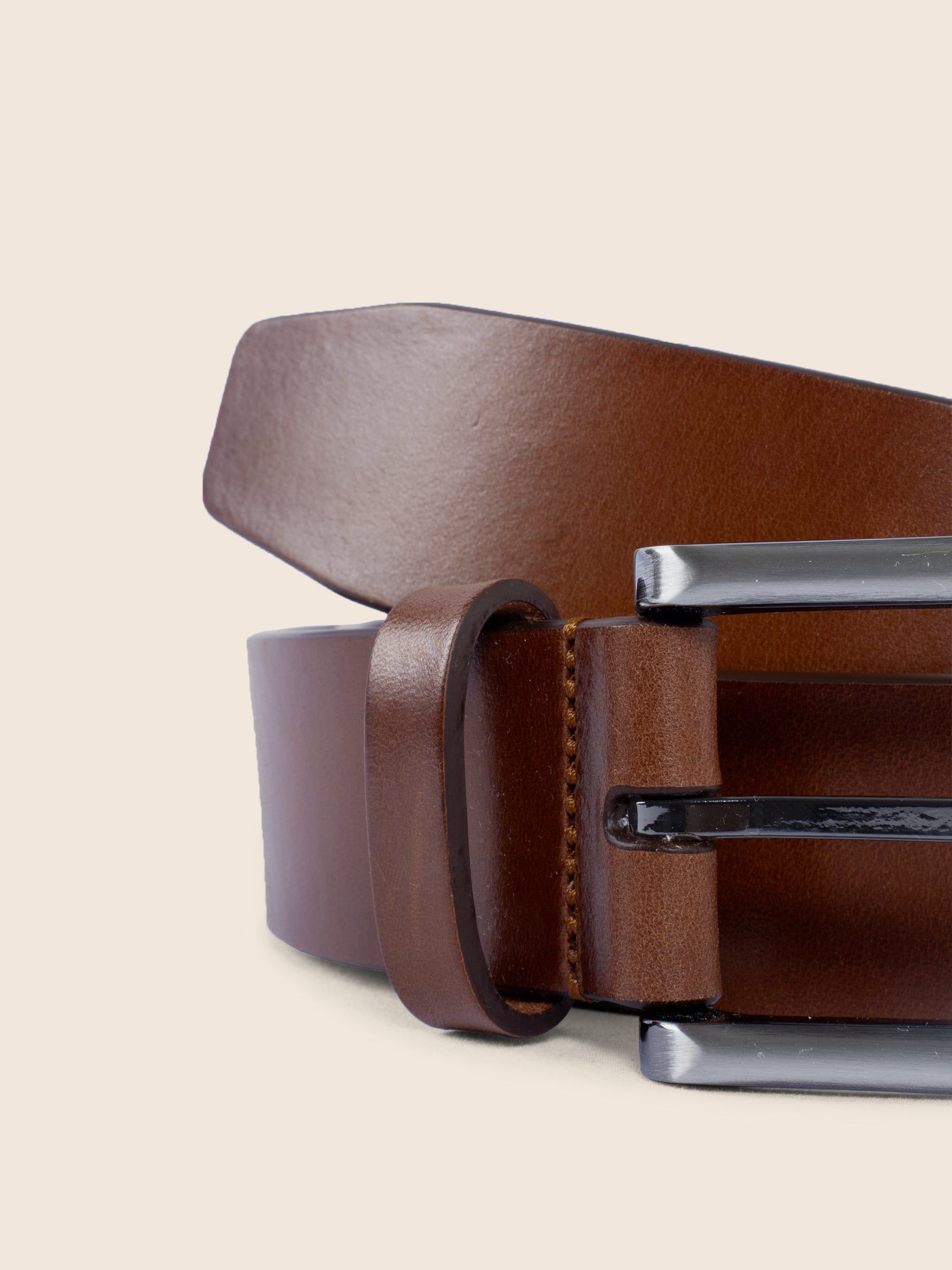 vue serrée ceinture cuir marron jules jenn