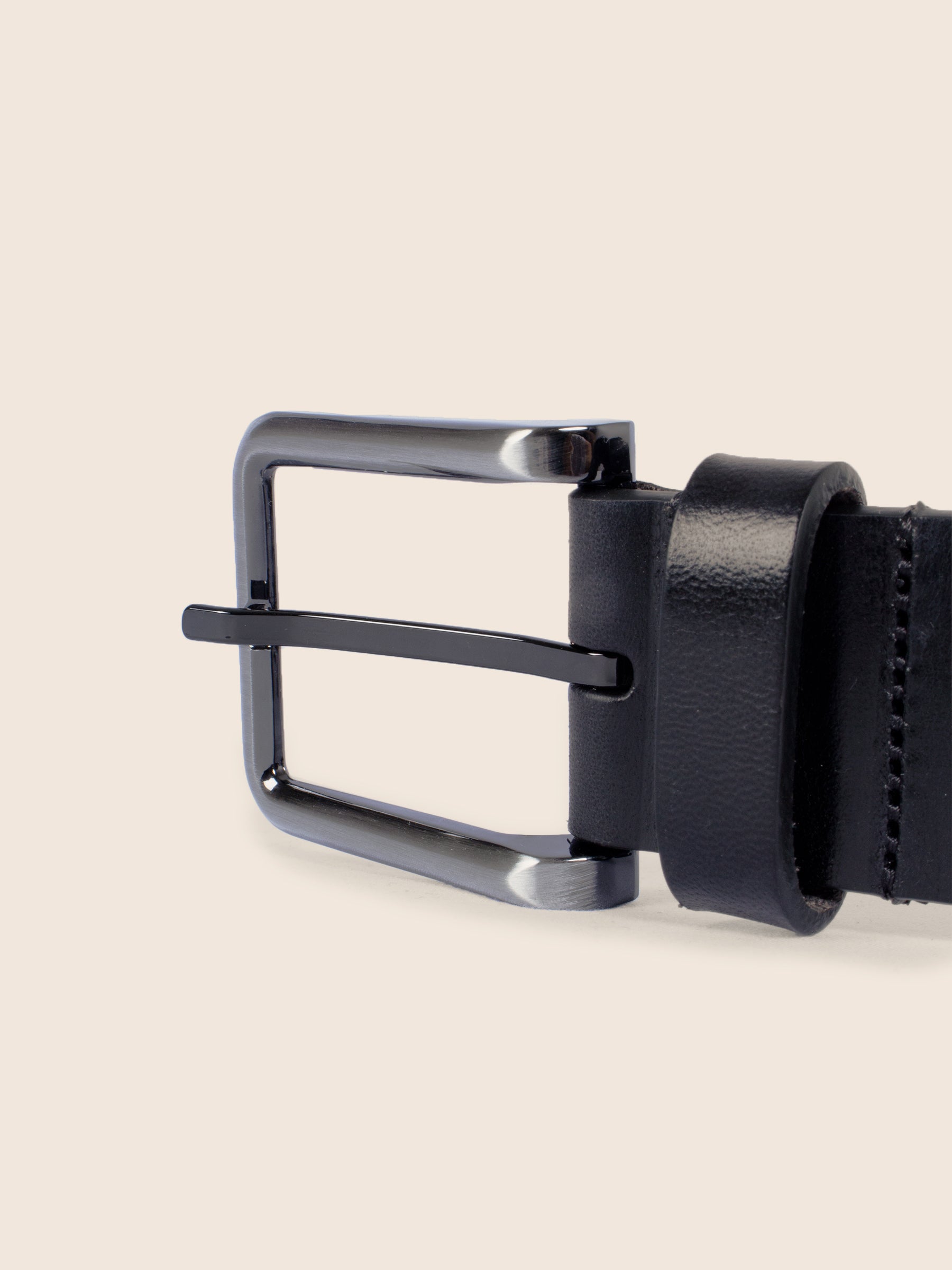 vue boucle ceinture cuir noir jules jenn