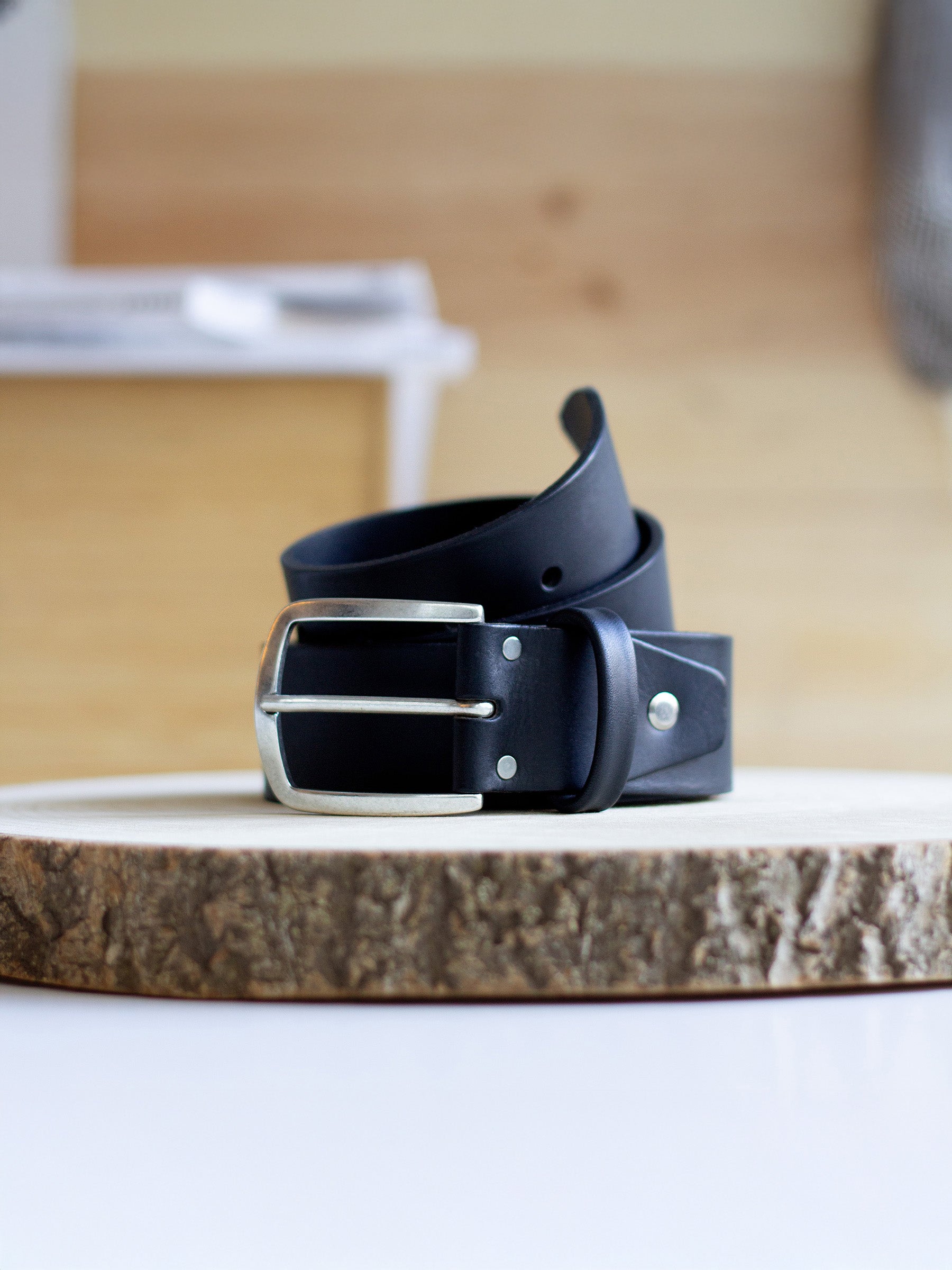 vue posée ceinture paris cuir noir jules jenn