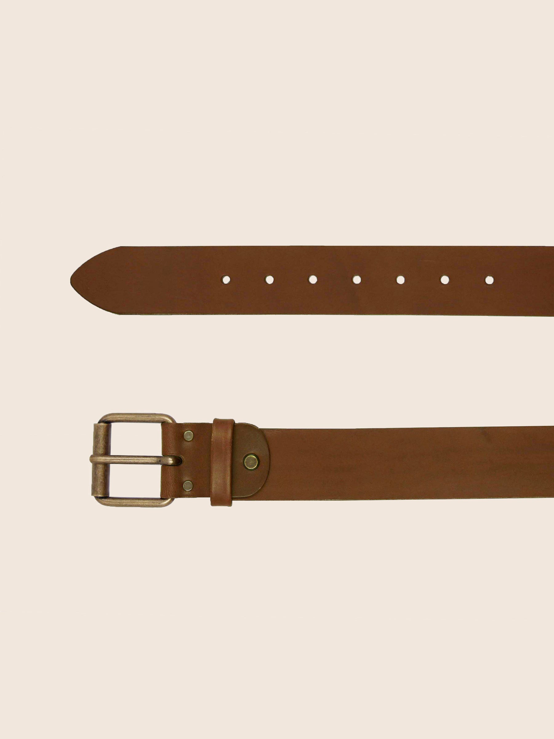 vue dessus ceinture week-end cuir cognac jules jenn