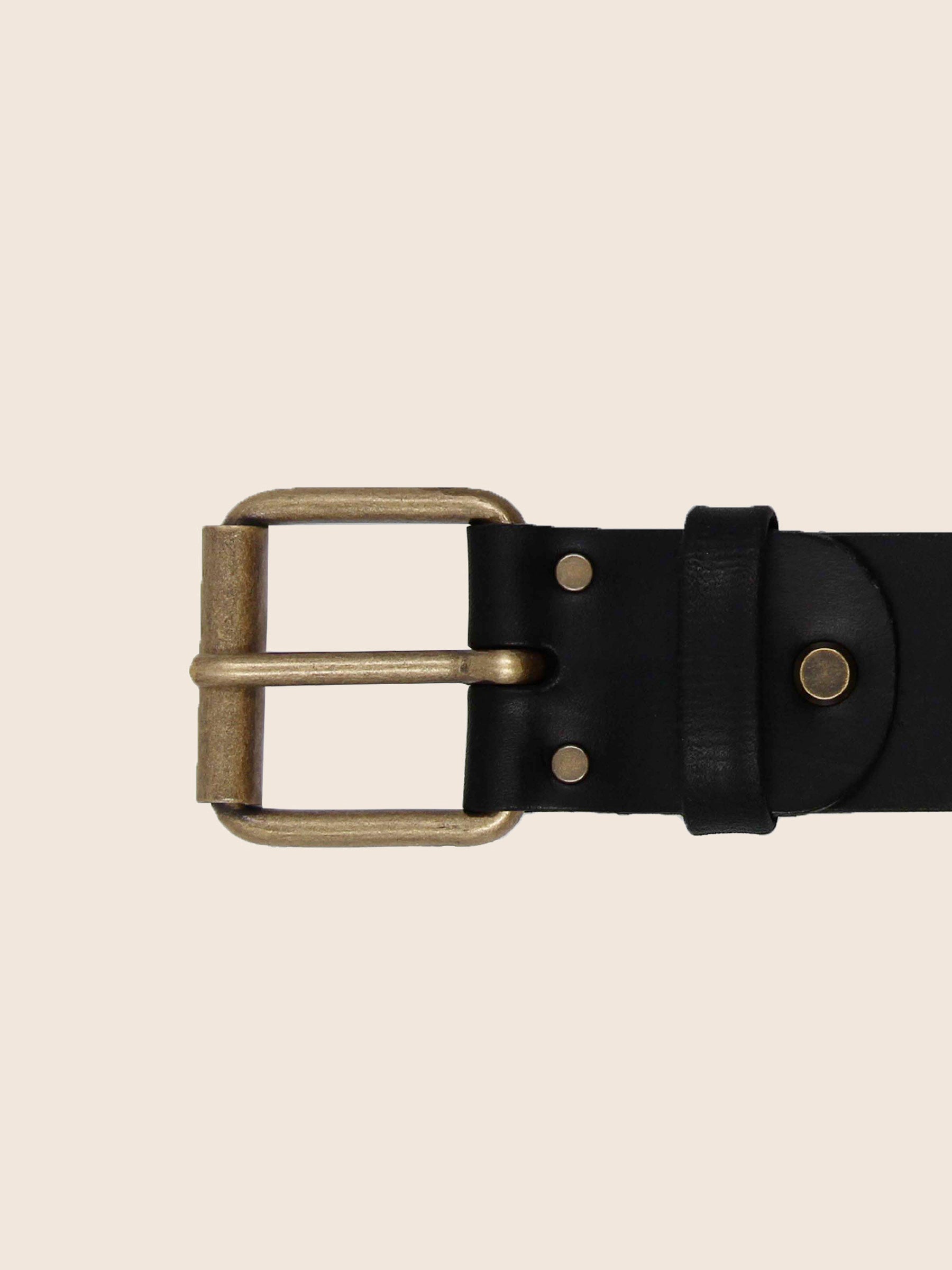 vue boucle ceinture week-end cuir noir jules jenn