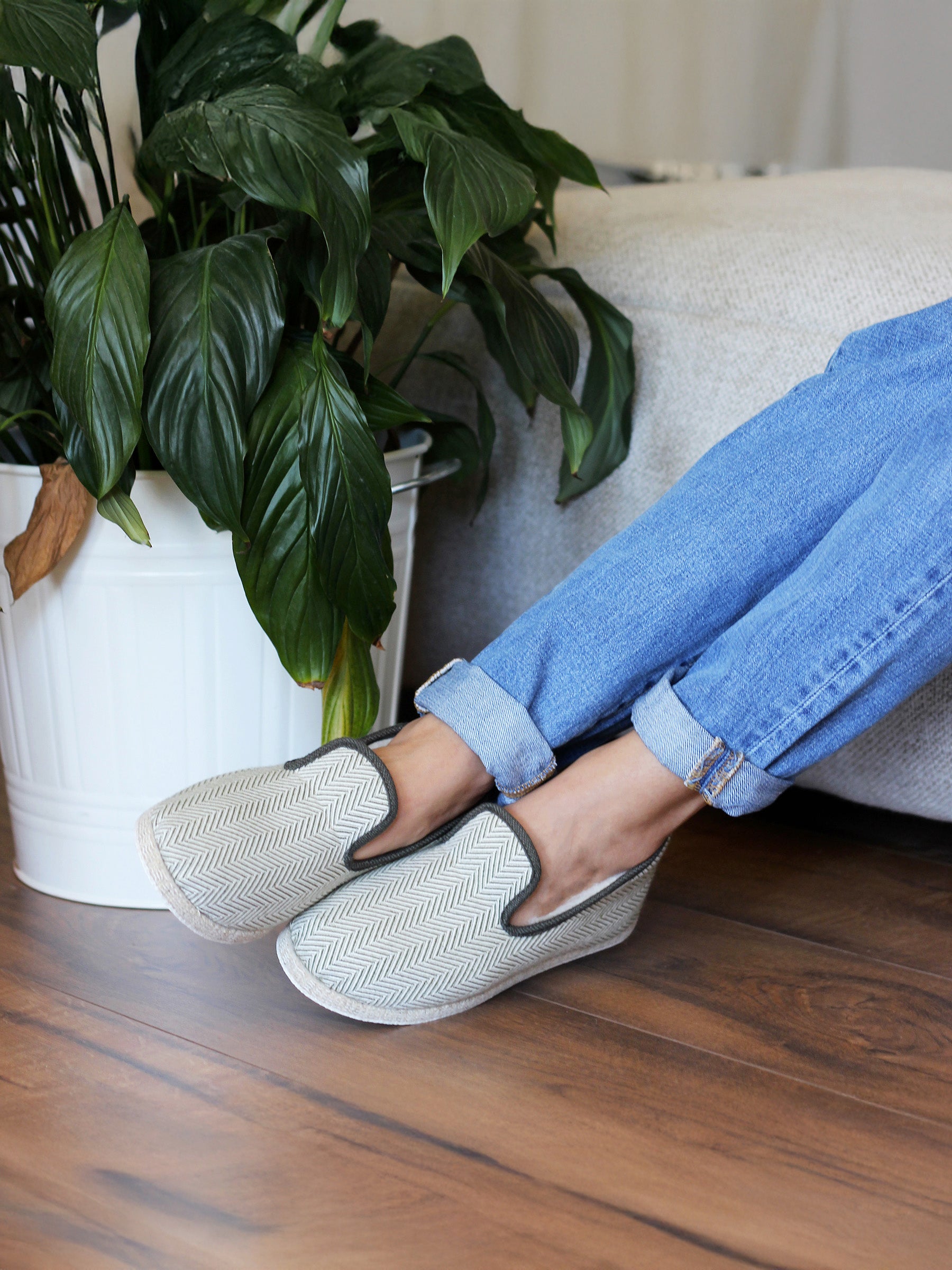 vue portée charentaises blanc kaki jules jenn