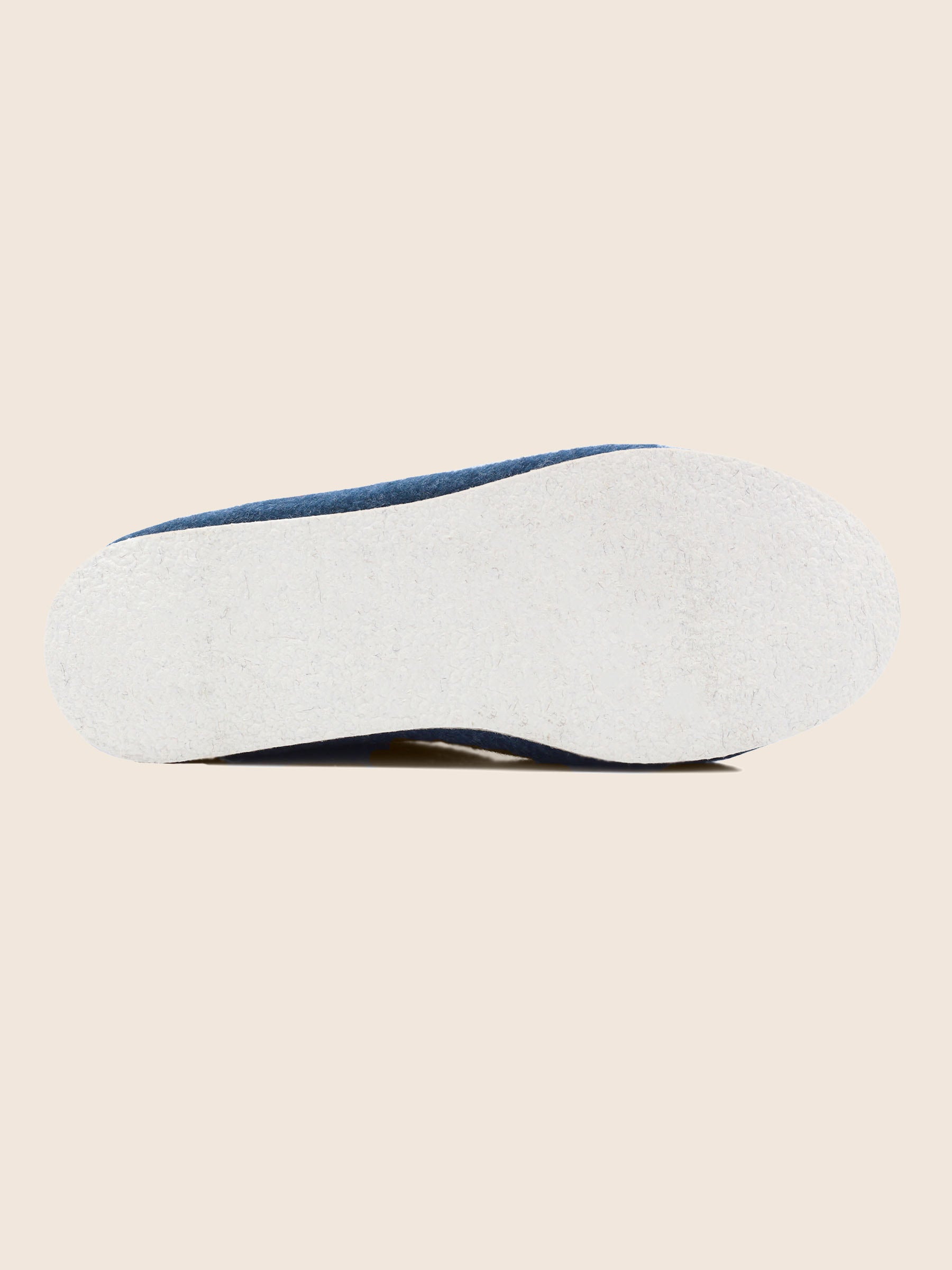 vue dessous charentaises bleu denim orange jules jenn