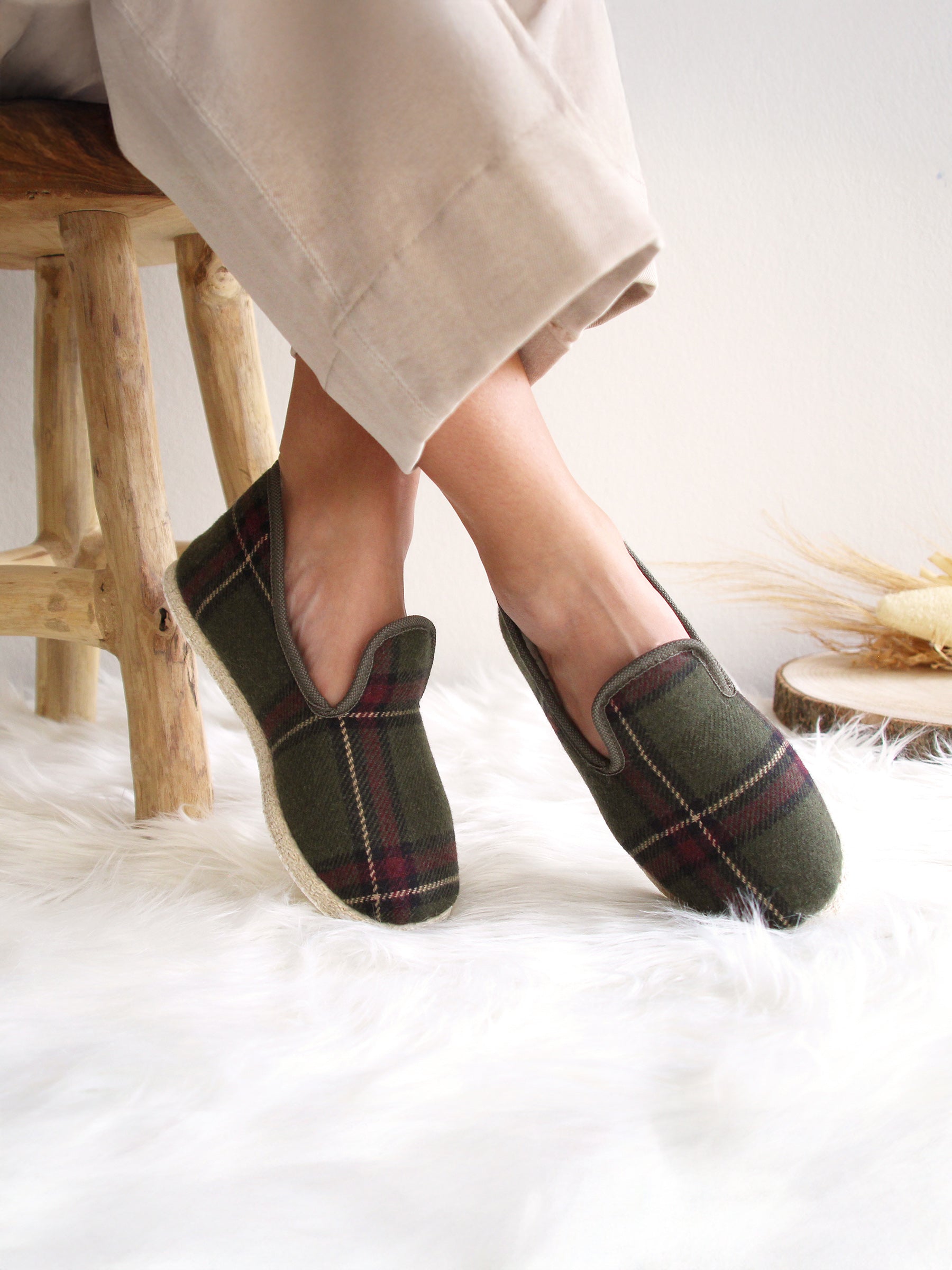 vue portée charentaises kaki jules jenn