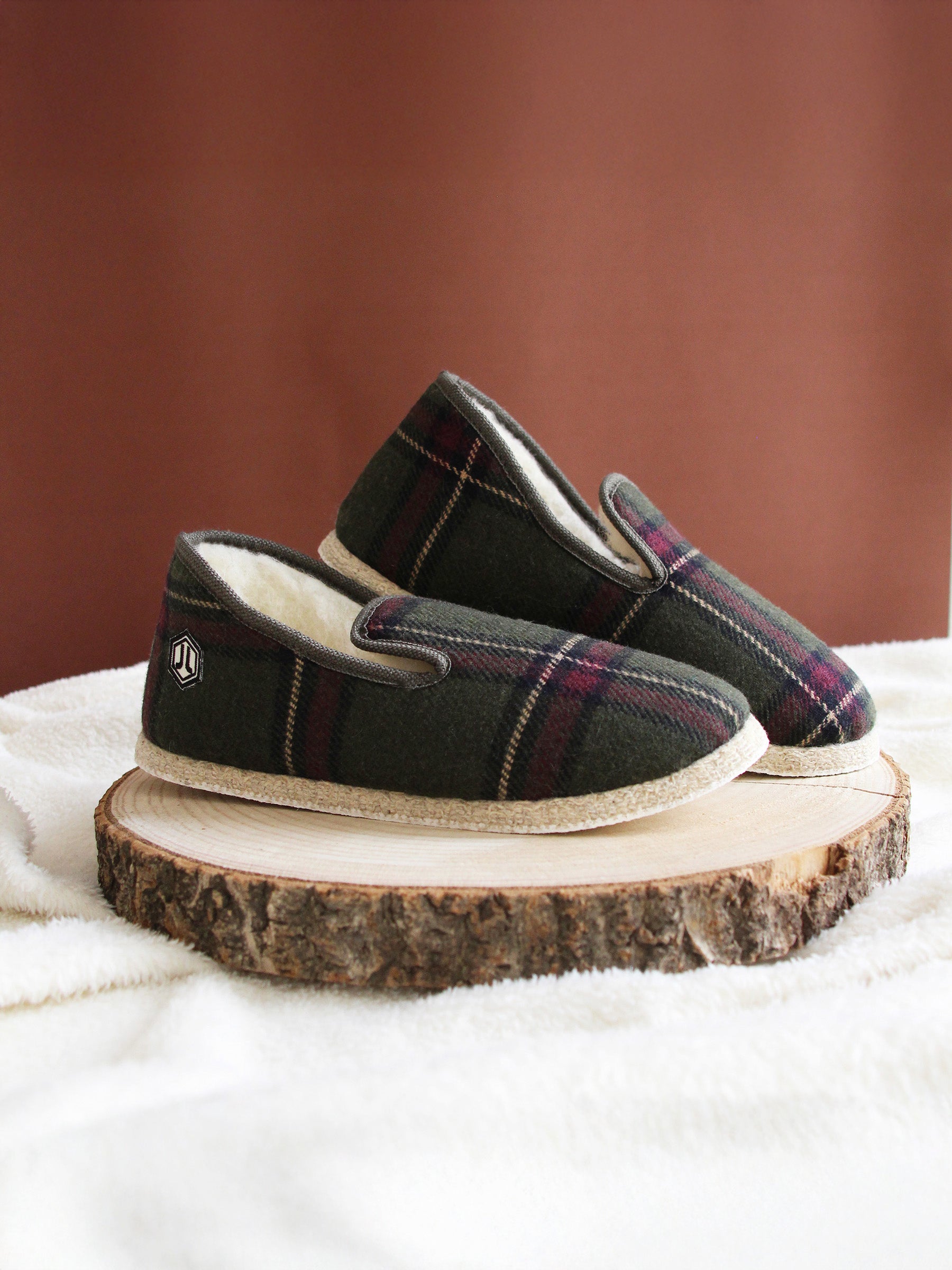 vue posée charentaises ecossais kaki jules jenn