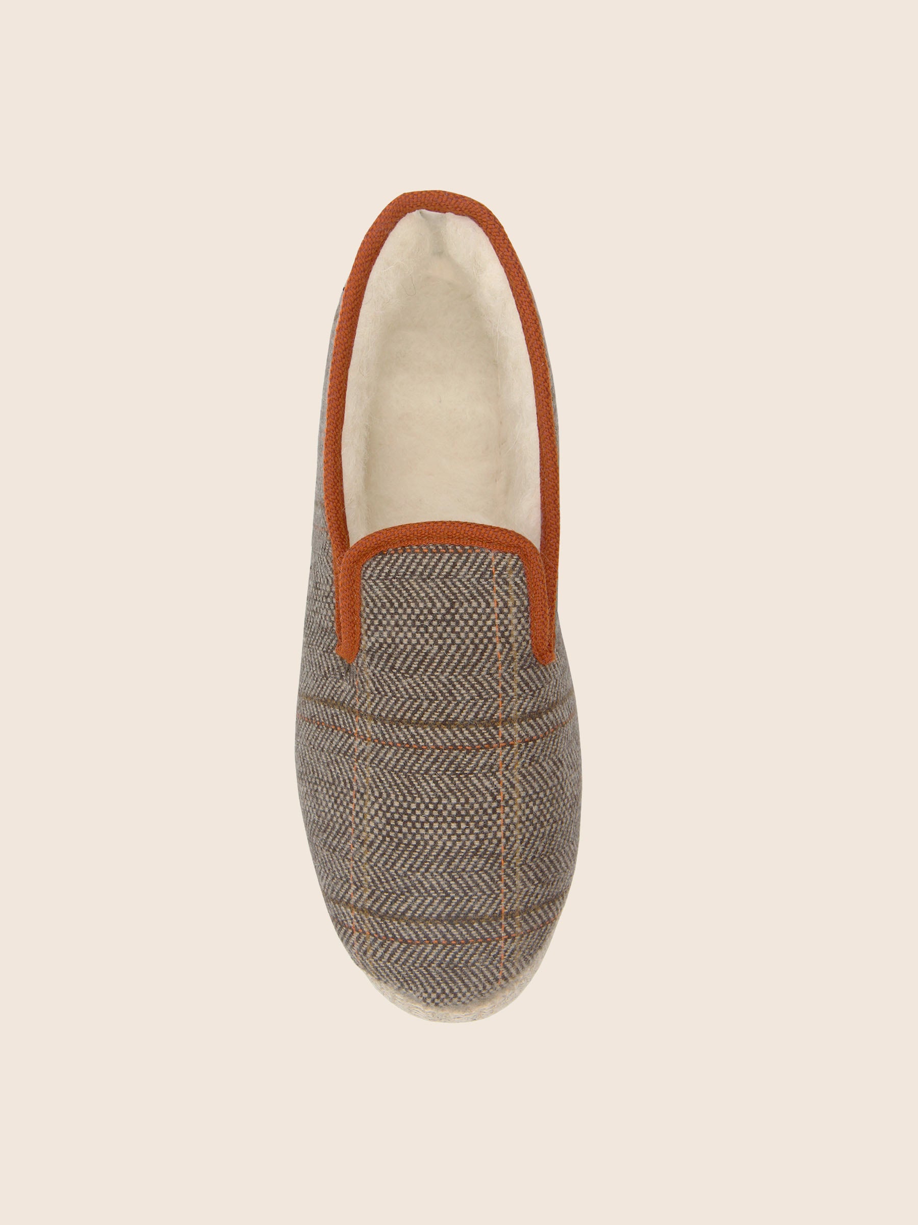 vue dessus charentaises marron orange jules jenn