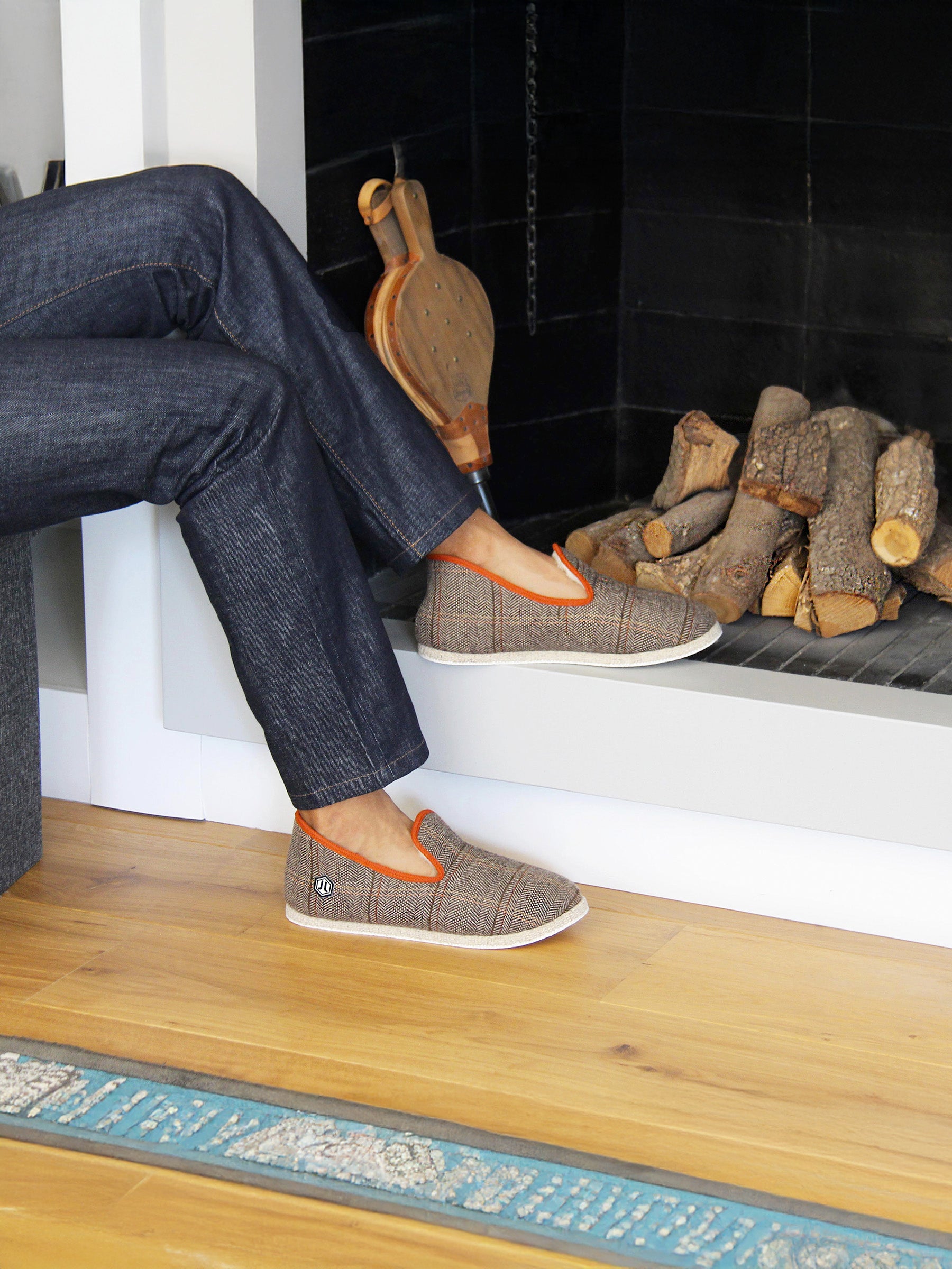 vue portée charentaises marron orange jules jenn