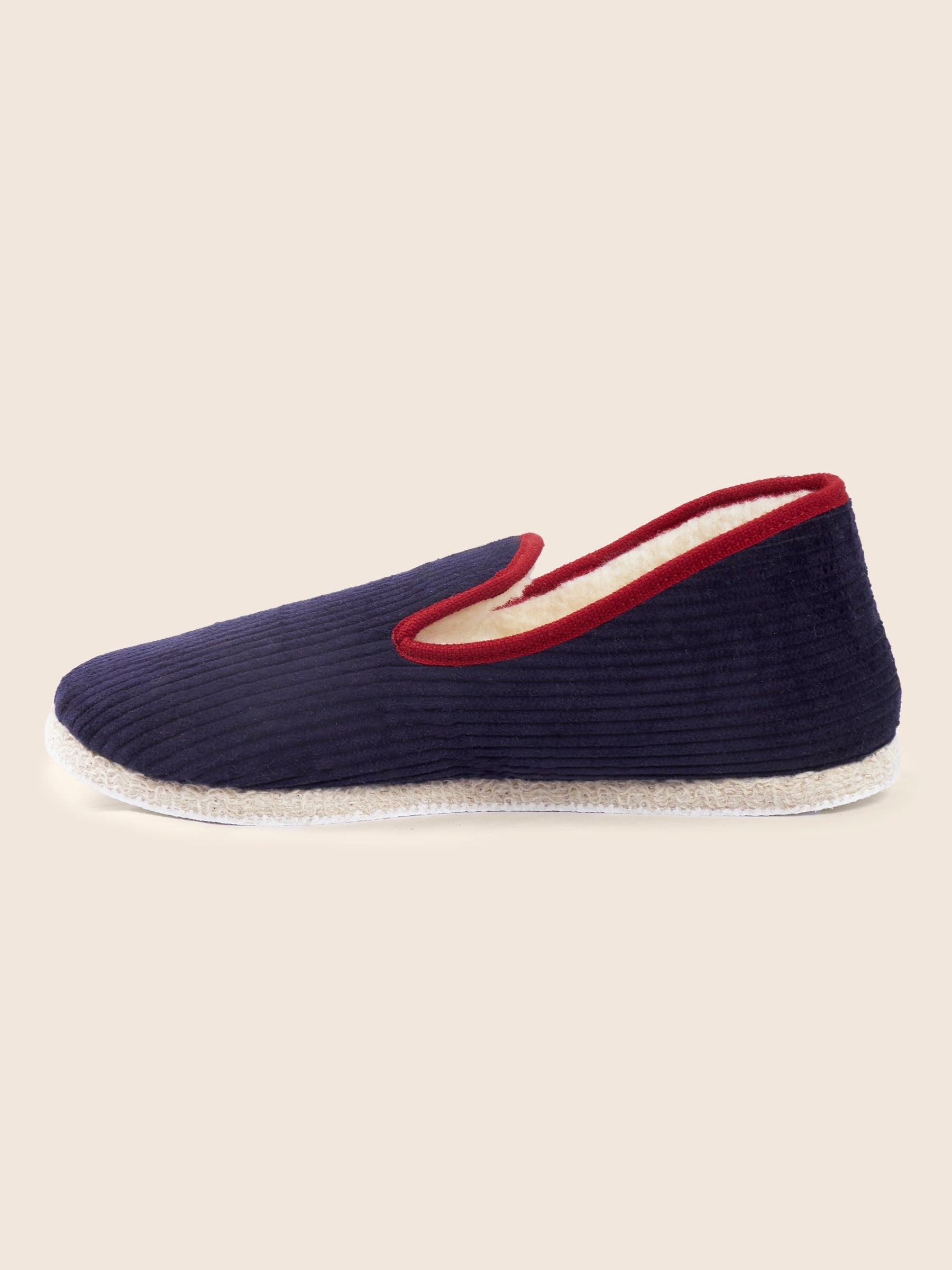 vue intérieure charentaises velours cotele bleu rouge jules & jenn