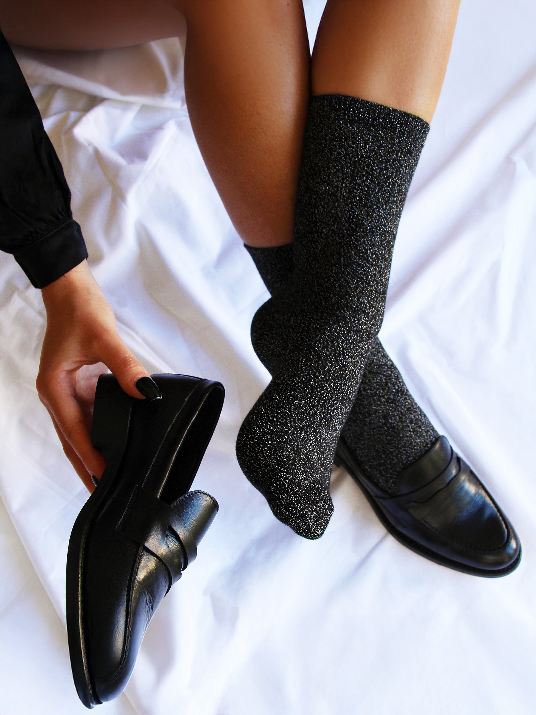 vue posée chaussettes lurex noir argente jules jenn