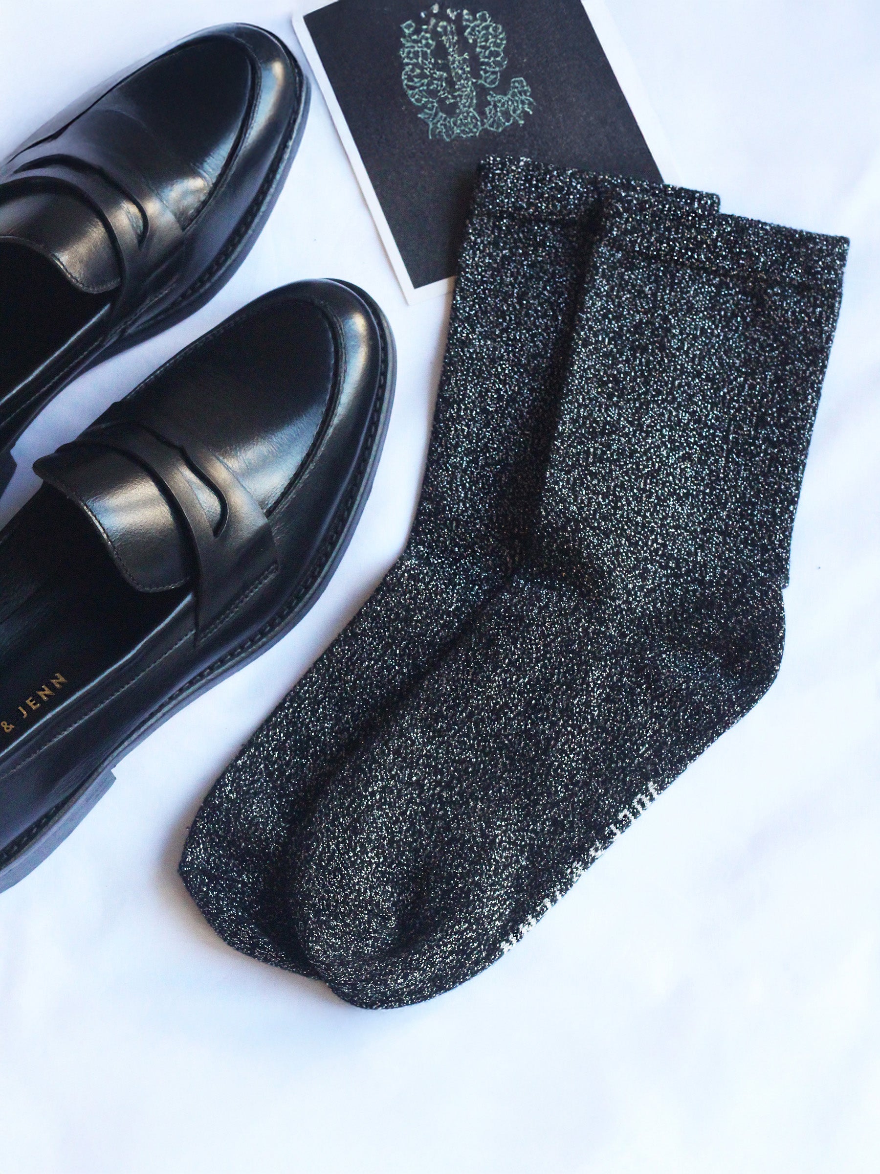 vue posée chaussettes lurex noir argente jules jenn