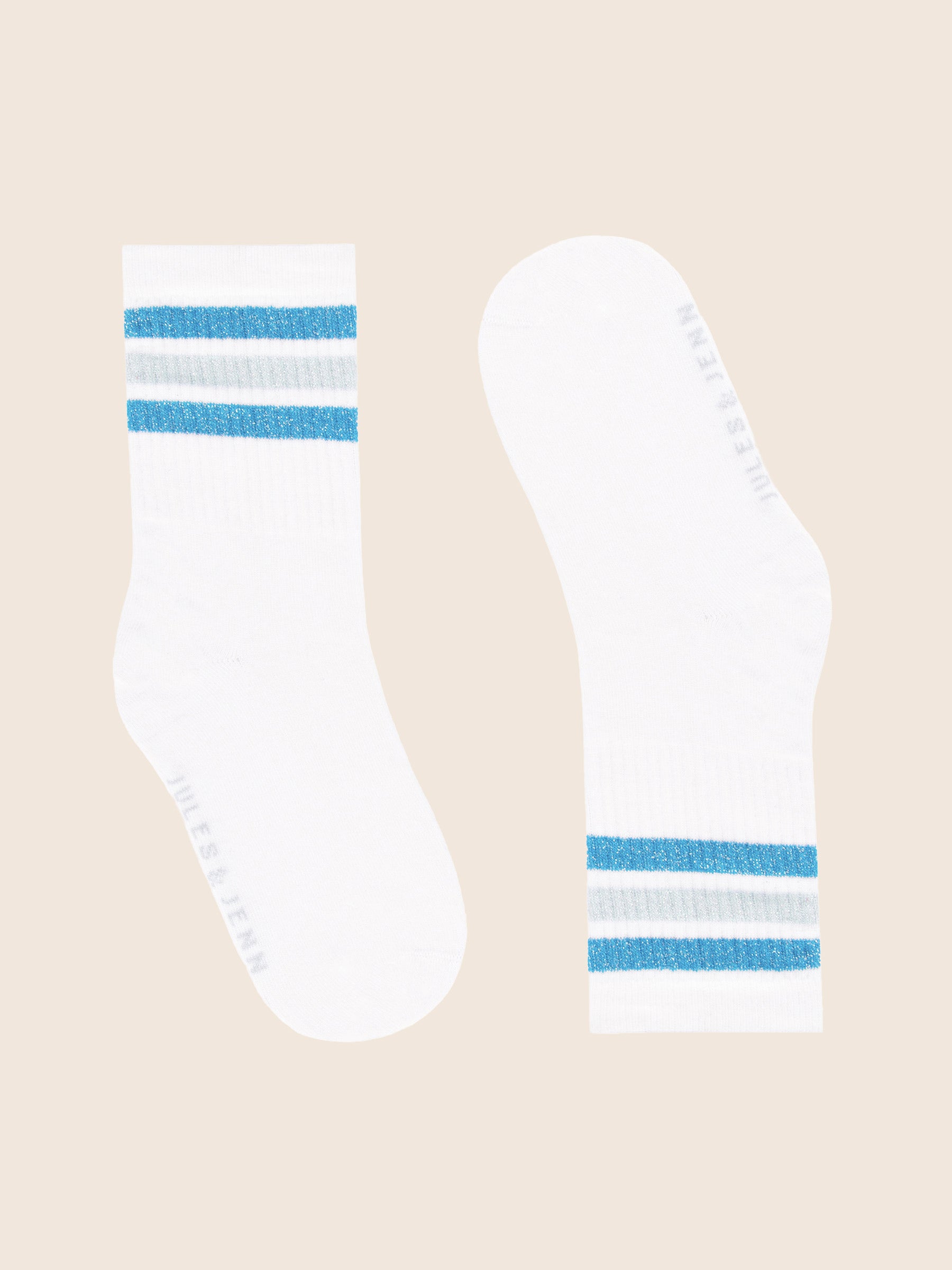 vue cote chaussettes sport blanc bleu jules & jenn