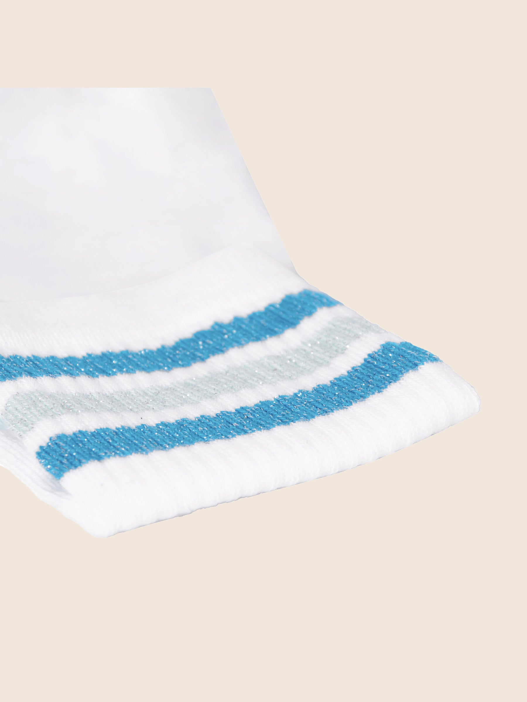 vue detail chaussettes sport blanc bleu jules & jenn