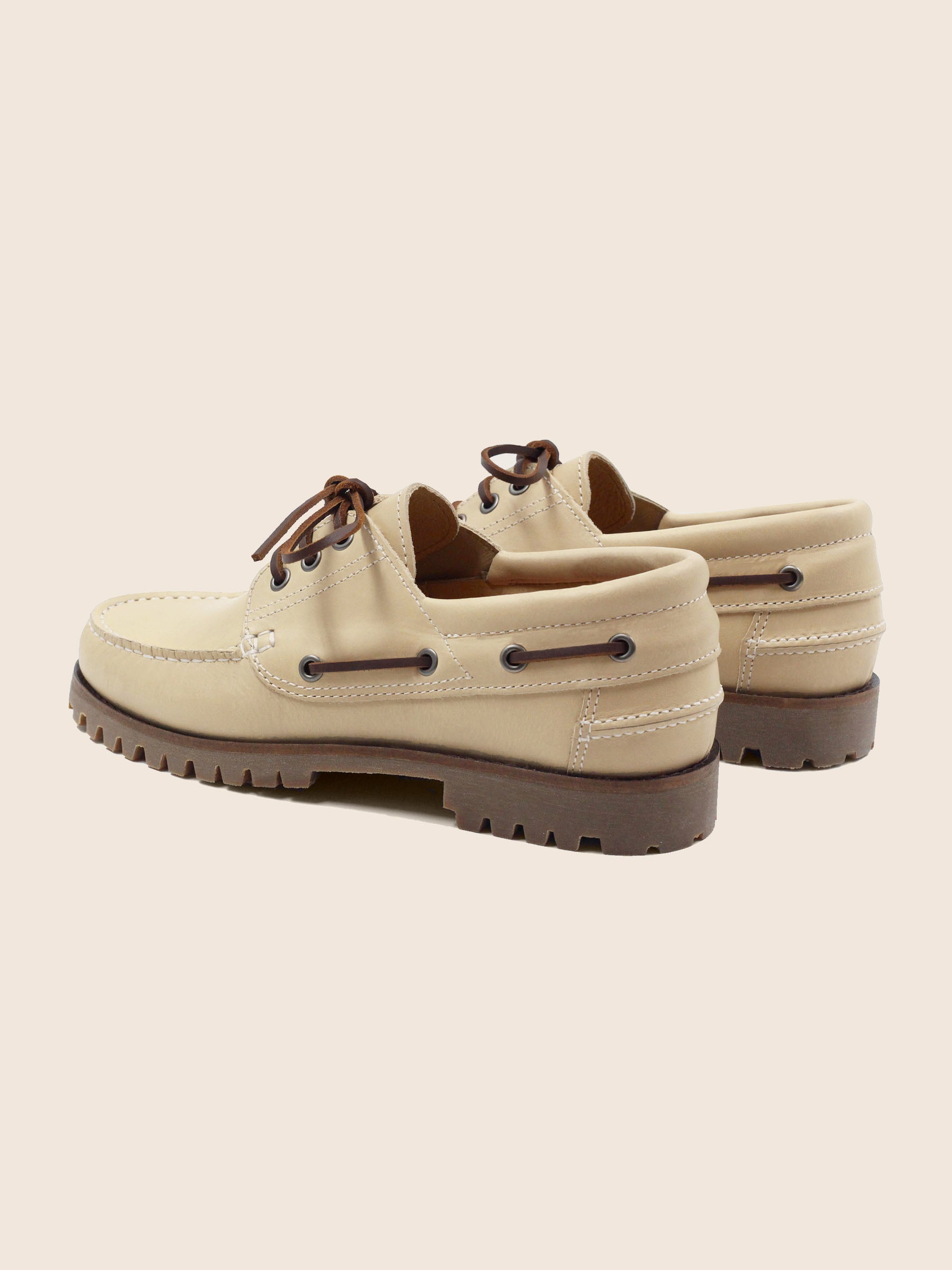 vue arriere chaussure bateau crampons cuir beige jules & jenn