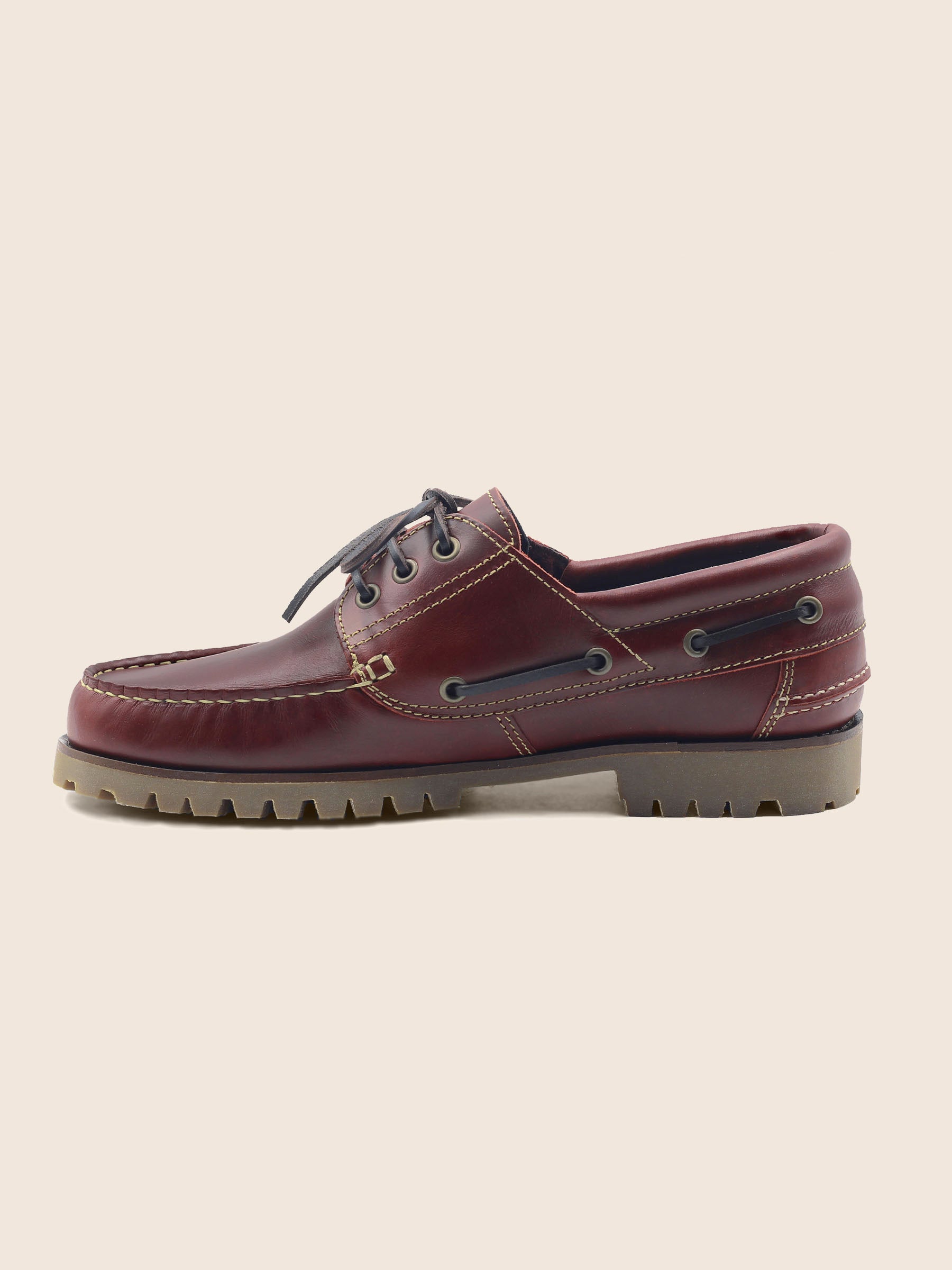 vue interieur chaussure bateau crampons cuir bordeaux jules & jenn