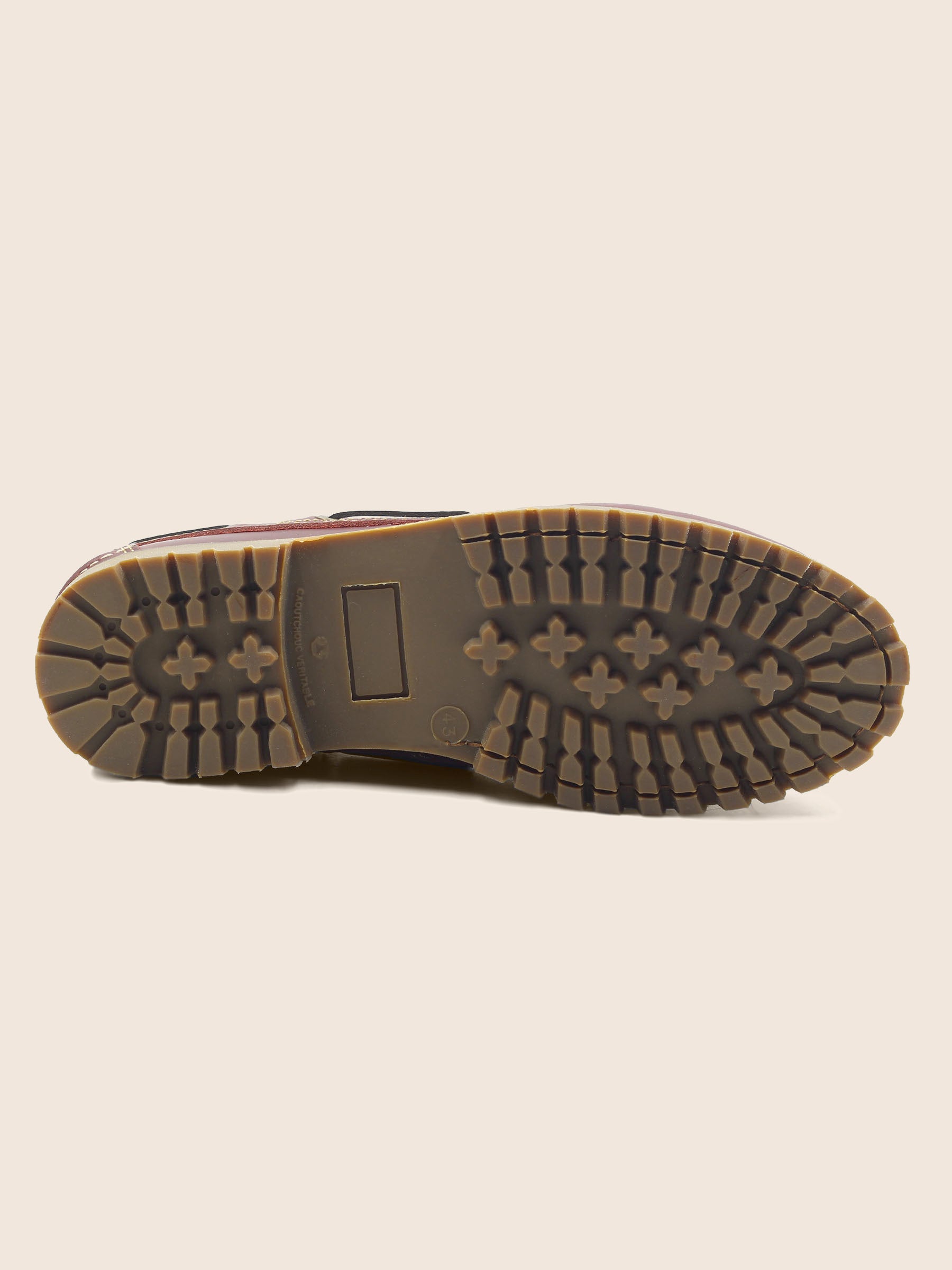 vue dessous chaussure bateau crampons cuir bordeaux jules & jenn