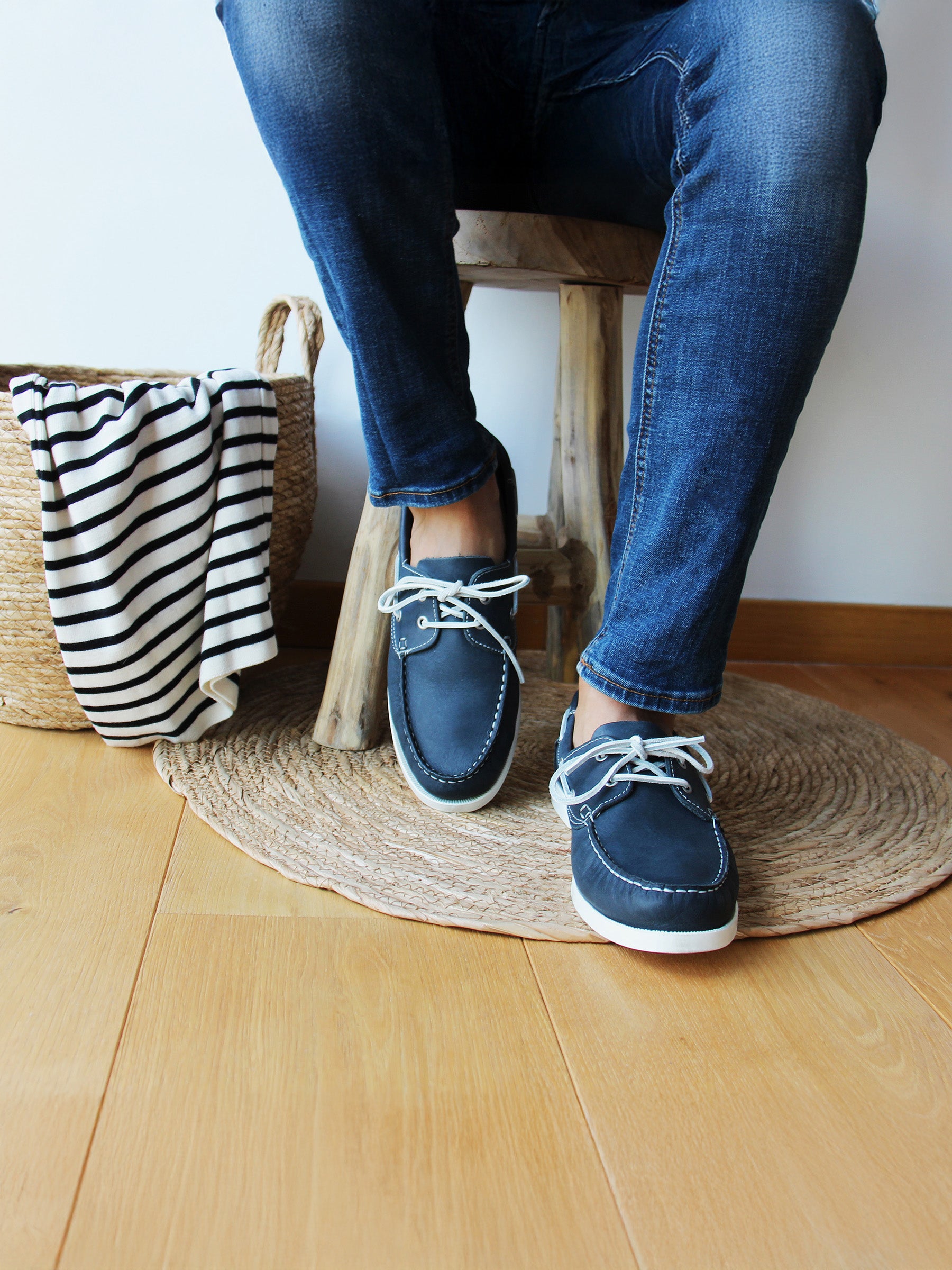 vue portée chaussure bateau cuir bleu jules jenn