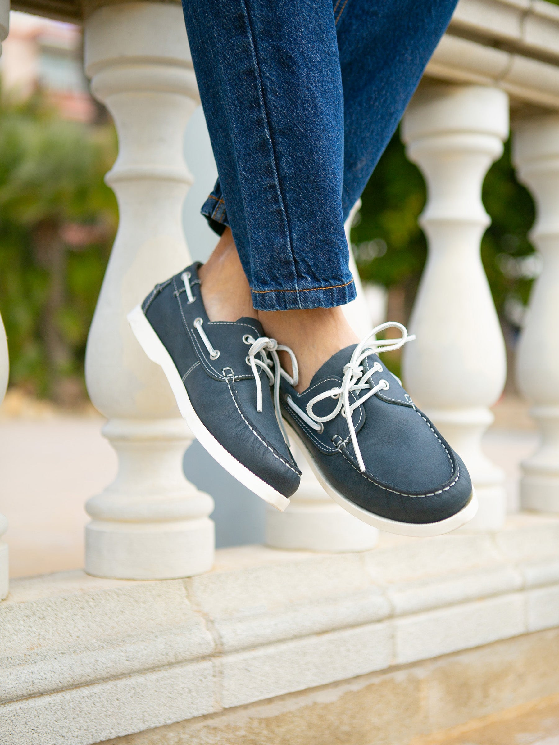 vue portée chaussure bateau cuir bleu jules jenn