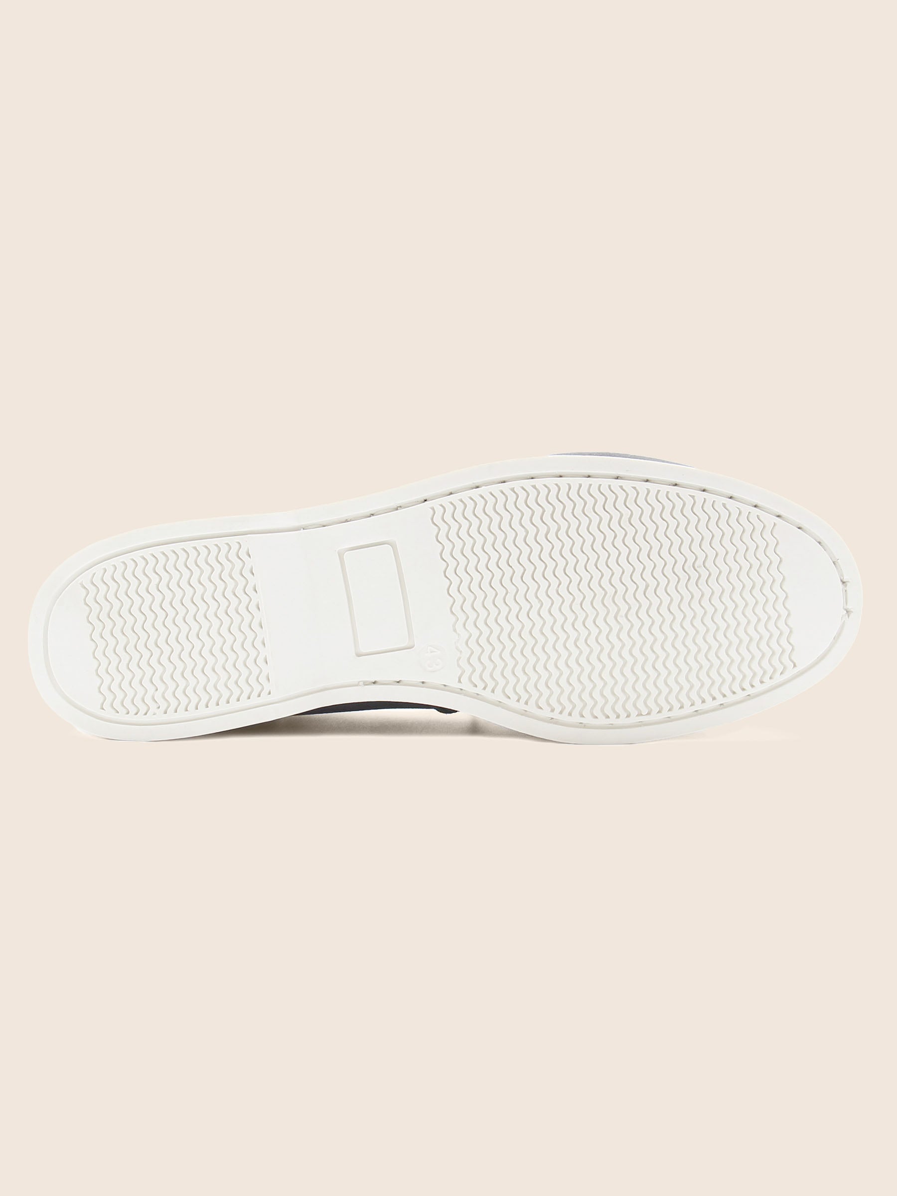 vue dessous chaussures bateau cuir noir jules jenn