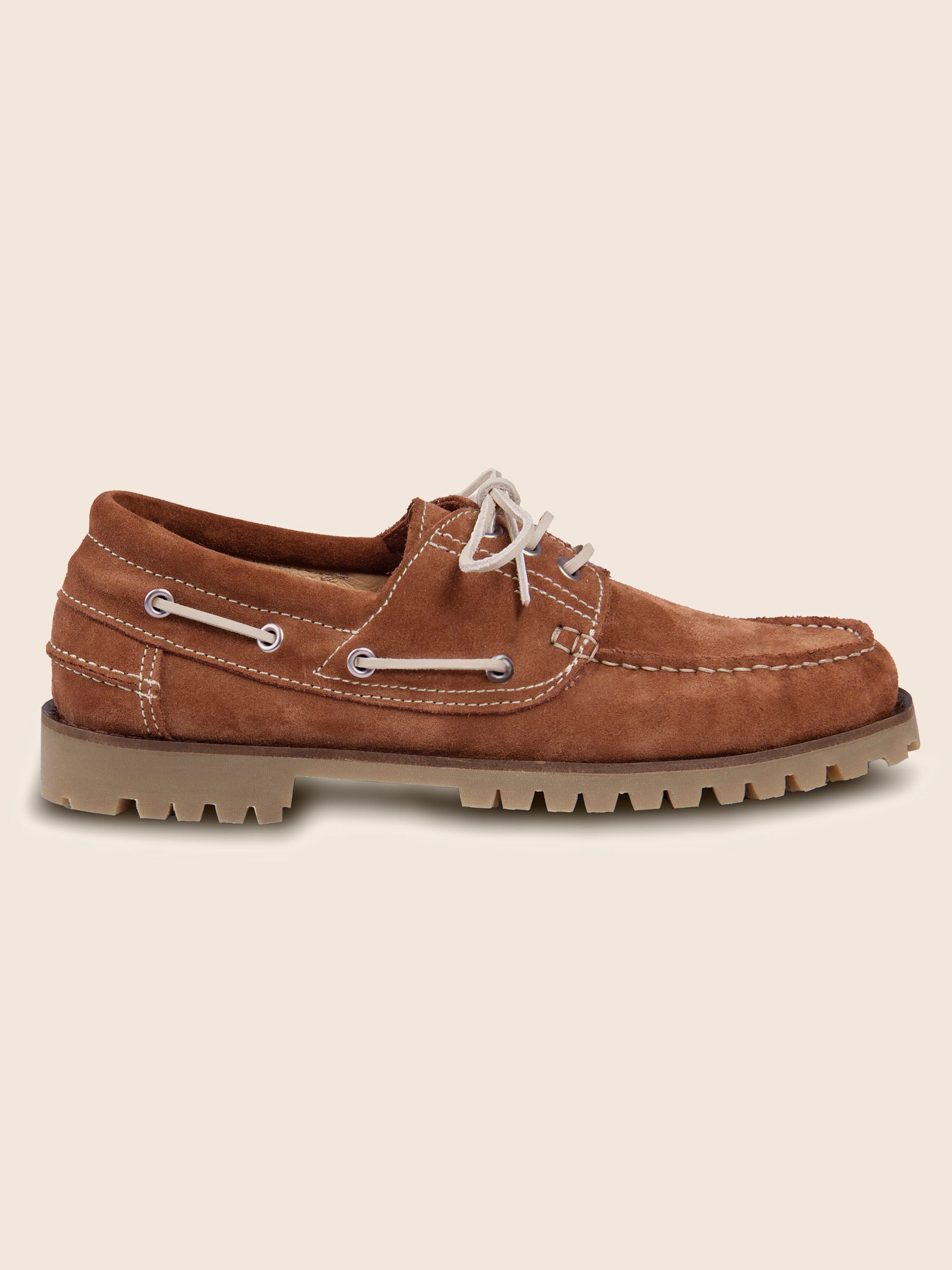 vue profil chaussures bateau semelles crantees cuir daim camel jules jenn