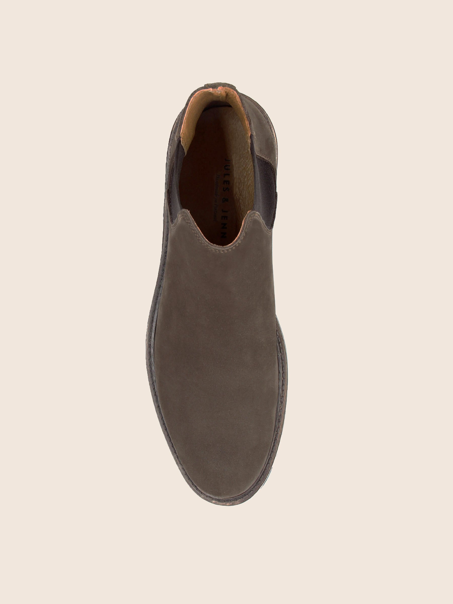 vue dessus chelsea boots basses cuir nubuck marron jules jenn