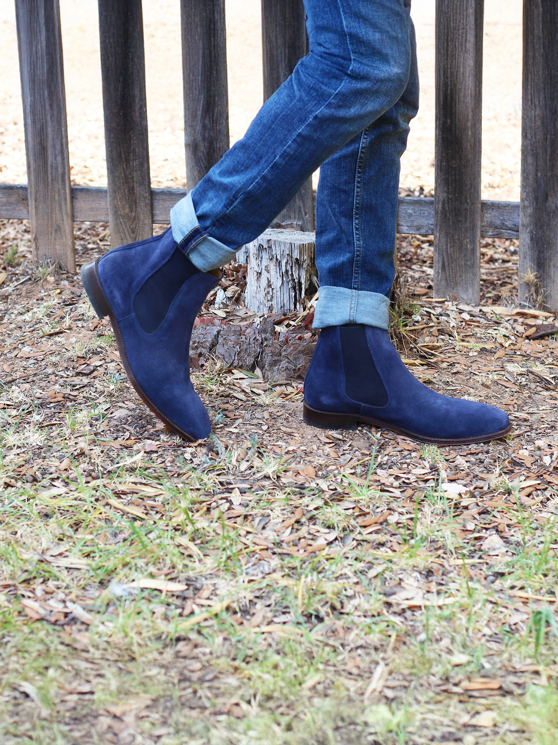 vue portée chelsea boots cuir daim bleu jules & jenn