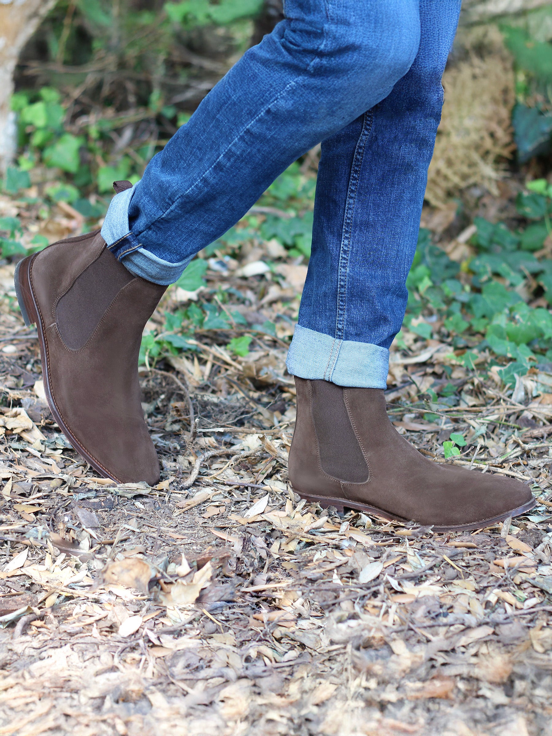 vue portée chelsea boots cuir daim marron jules jenn