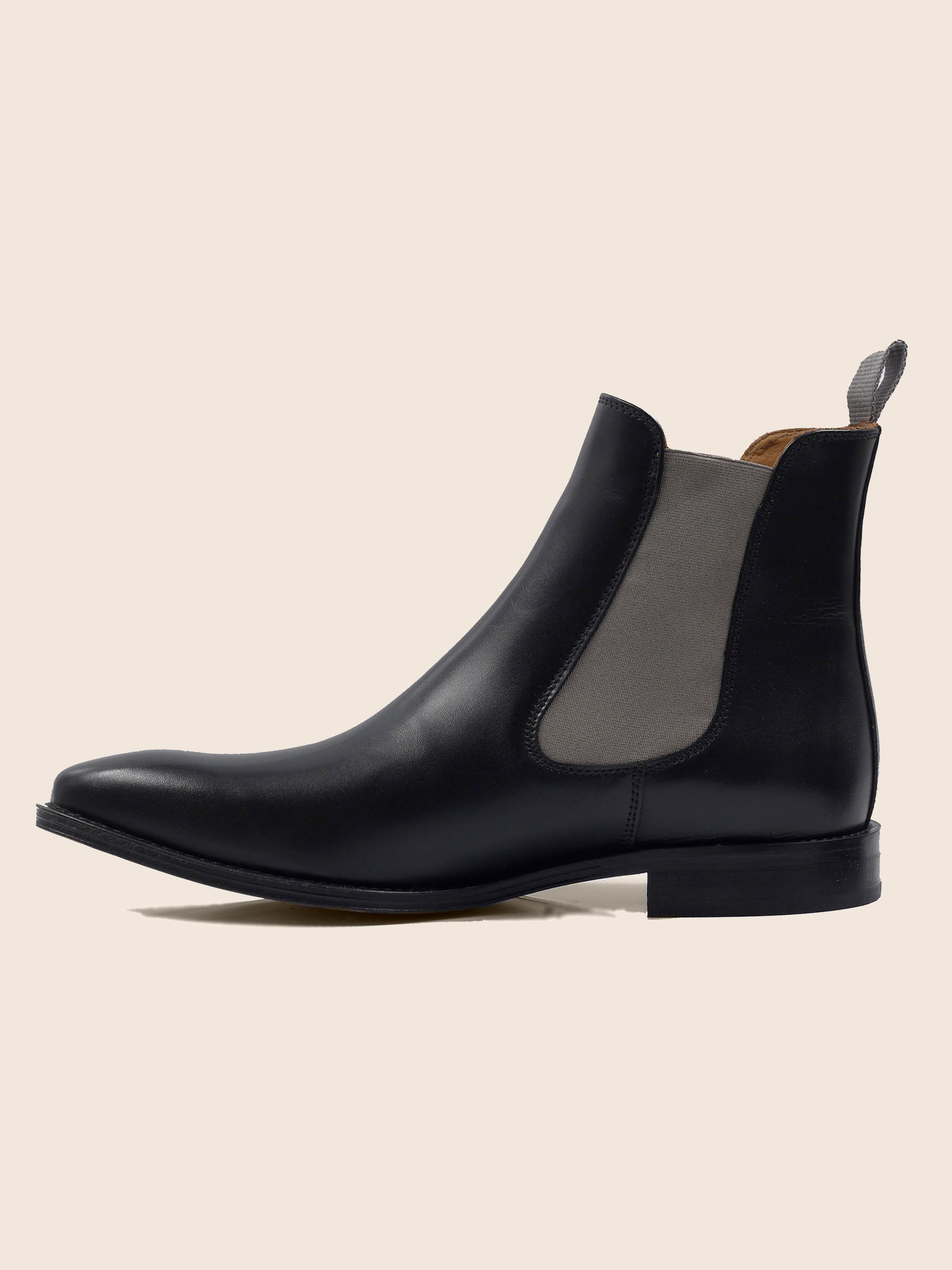 vue interieur chelsea boots cuir noir gris jules jenn