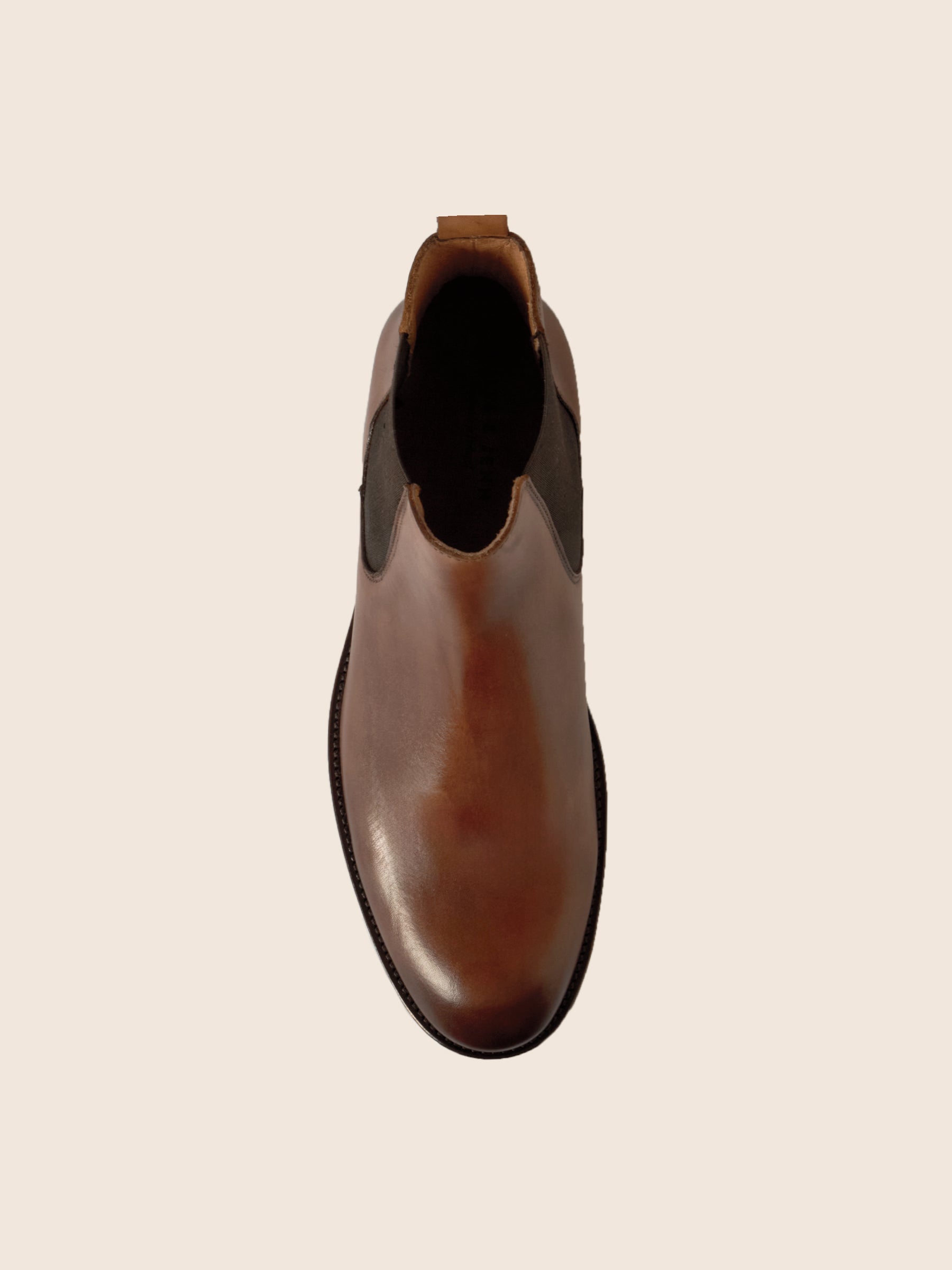 vue dessus chelsea boots cuir cognac jules jenn
