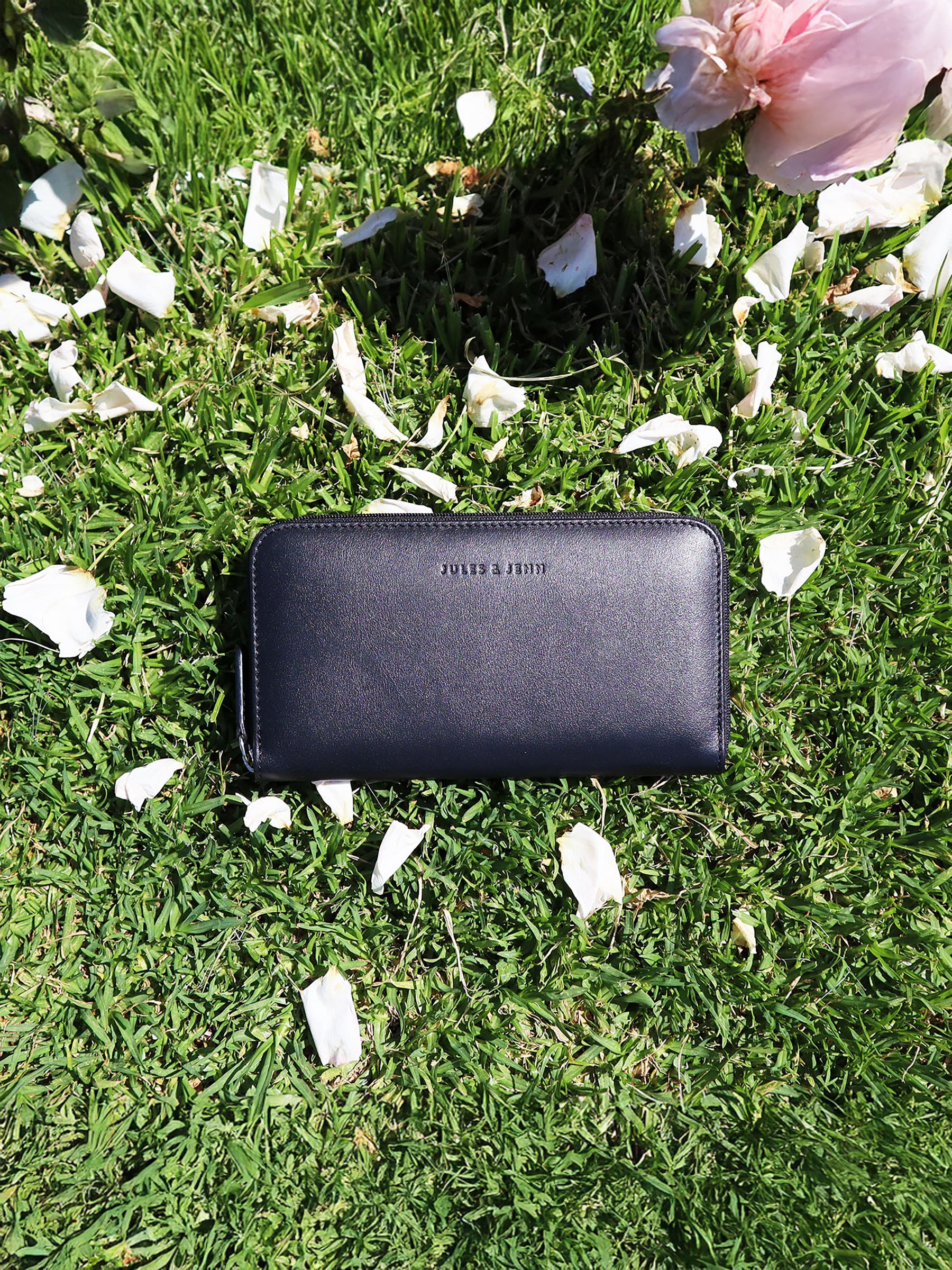 vue posée compagnon cuir noir jules jenn